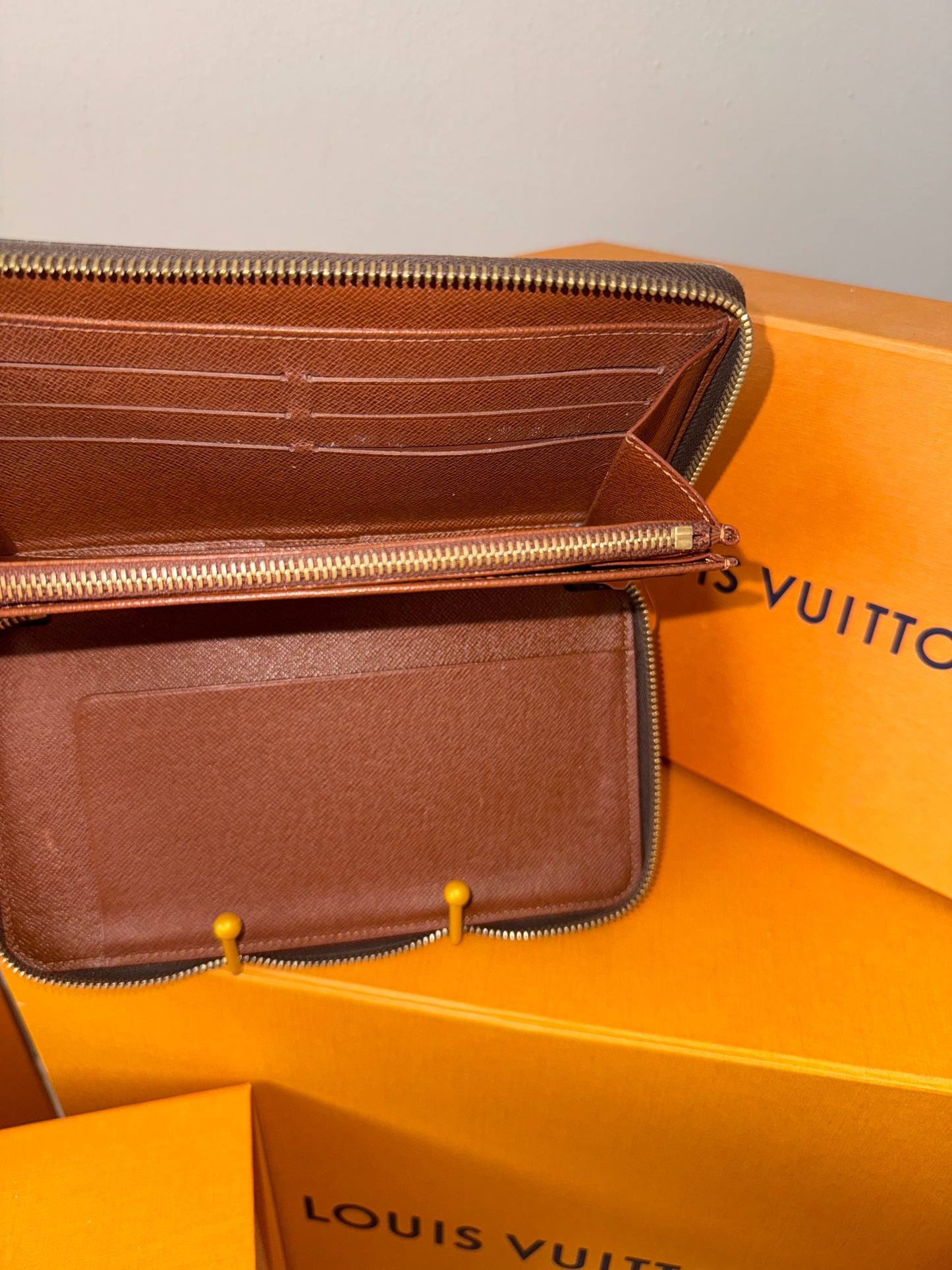 Louis Vuitton Zippy Wallet