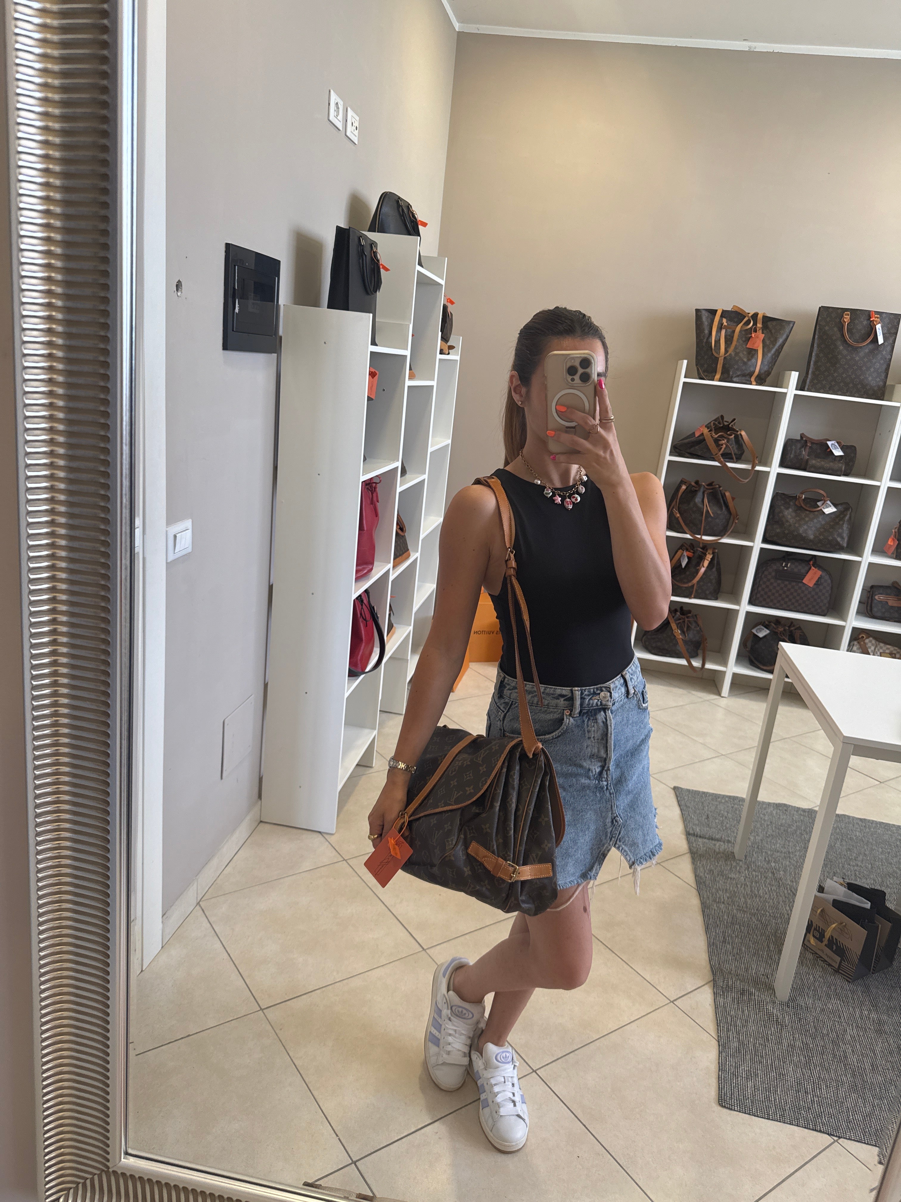 Louis Vuitton Samur 35