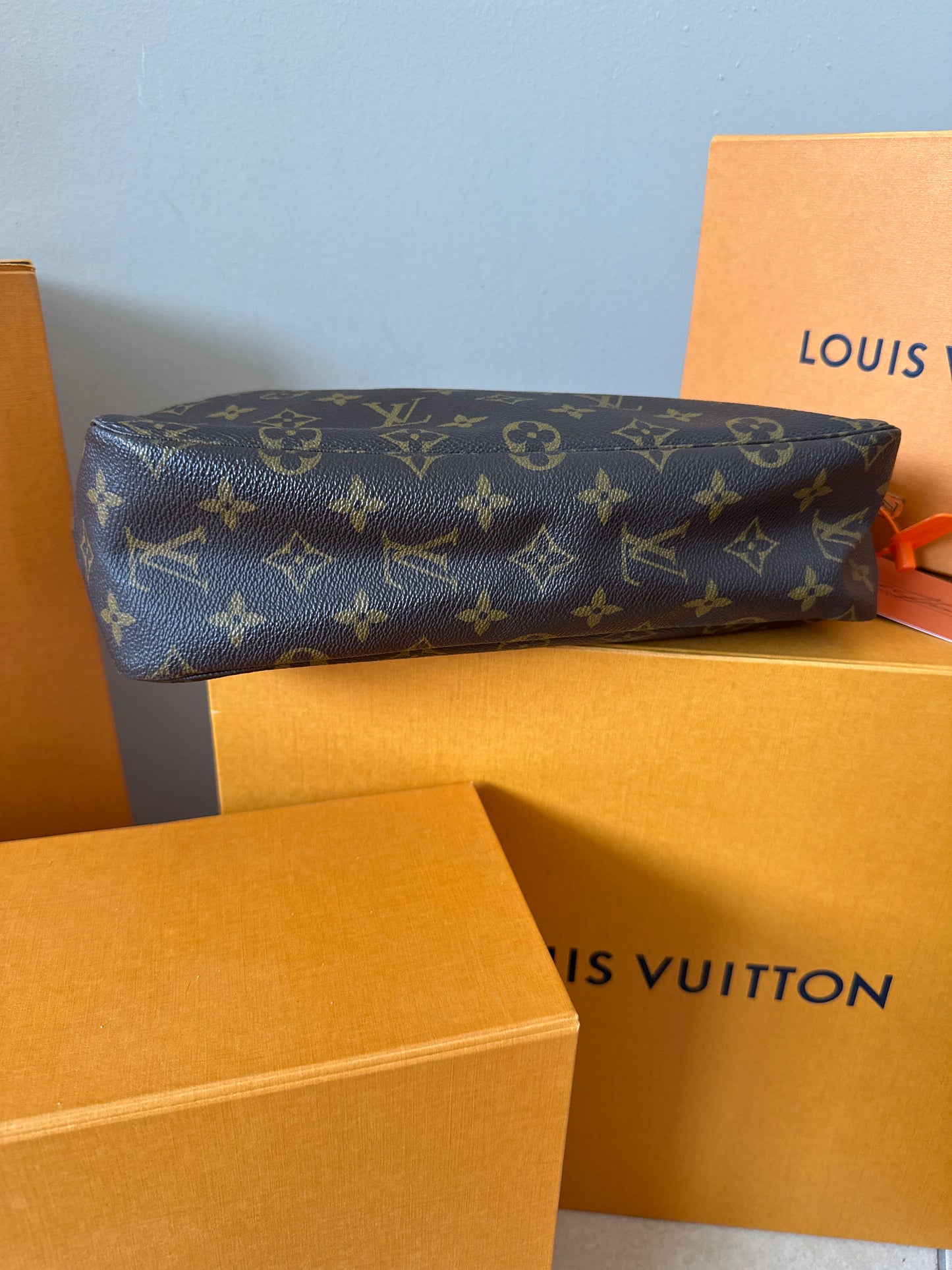 Louis Vuitton Trousse 28