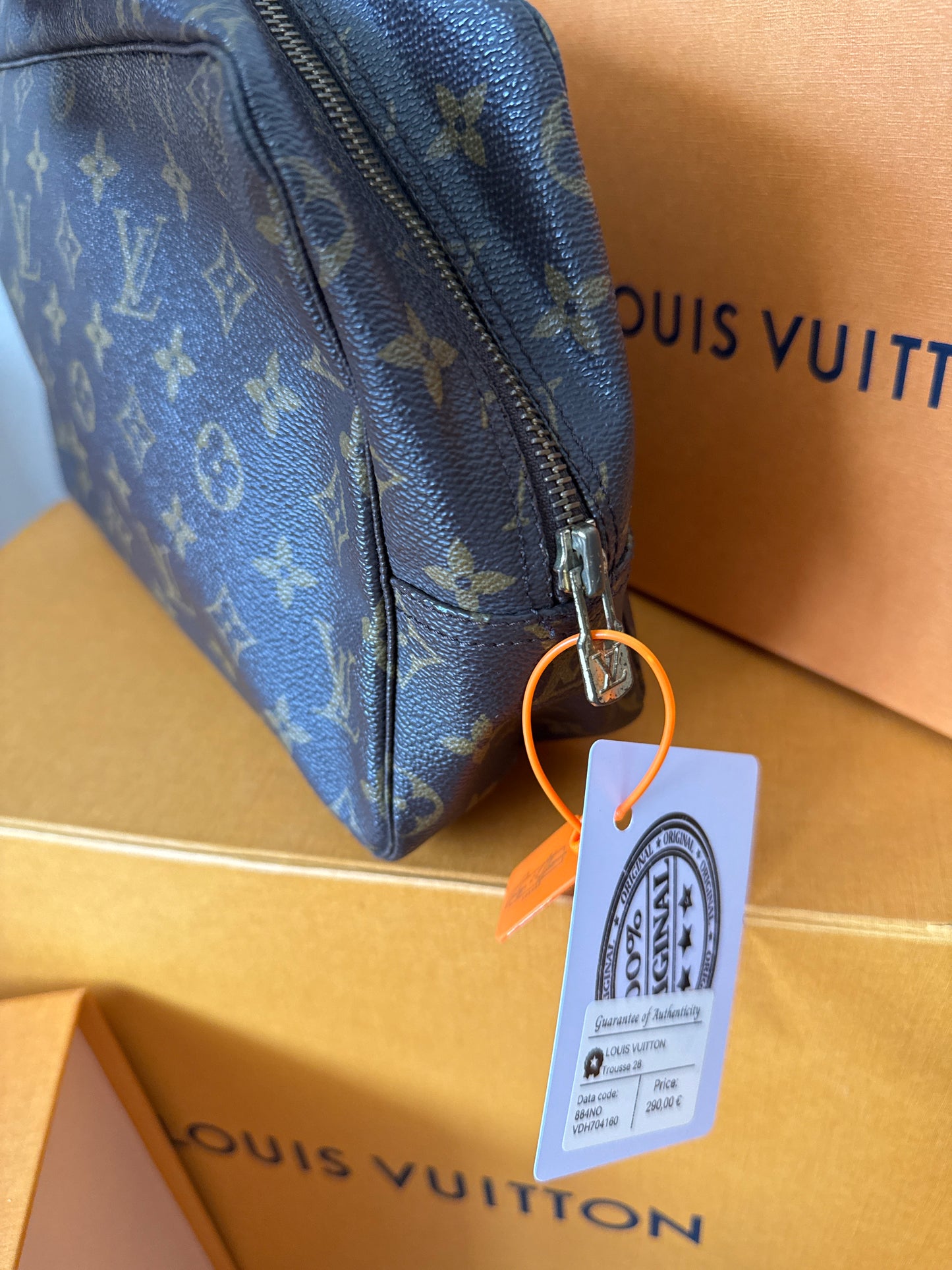 Louis Vuitton Trousse 28