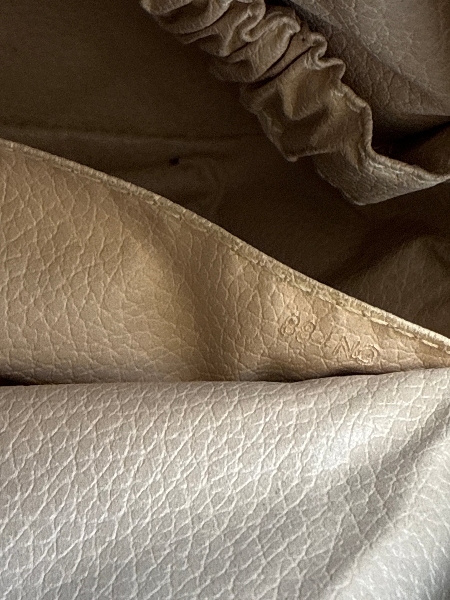 Louis Vuitton Trousse 28