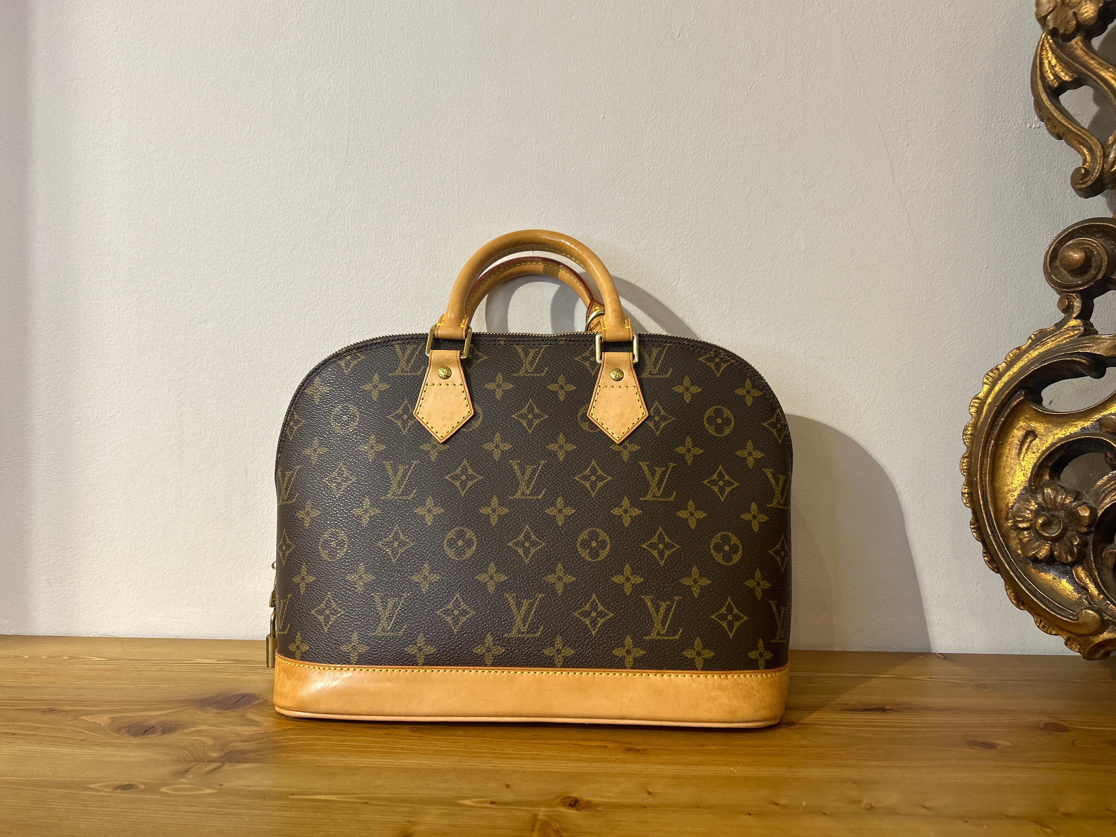 Louis Vuitton Alma