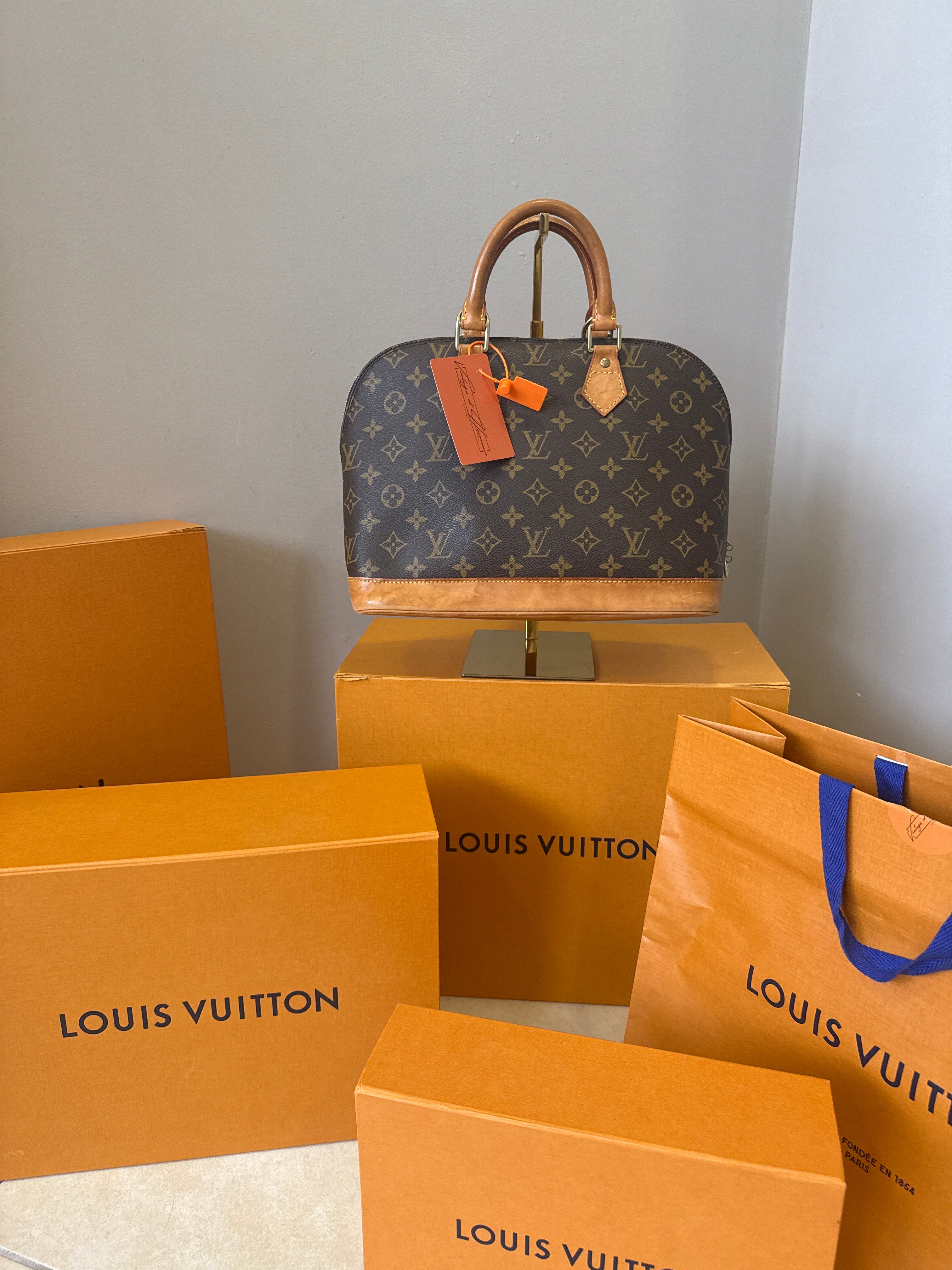 Louis Vuitton Alma