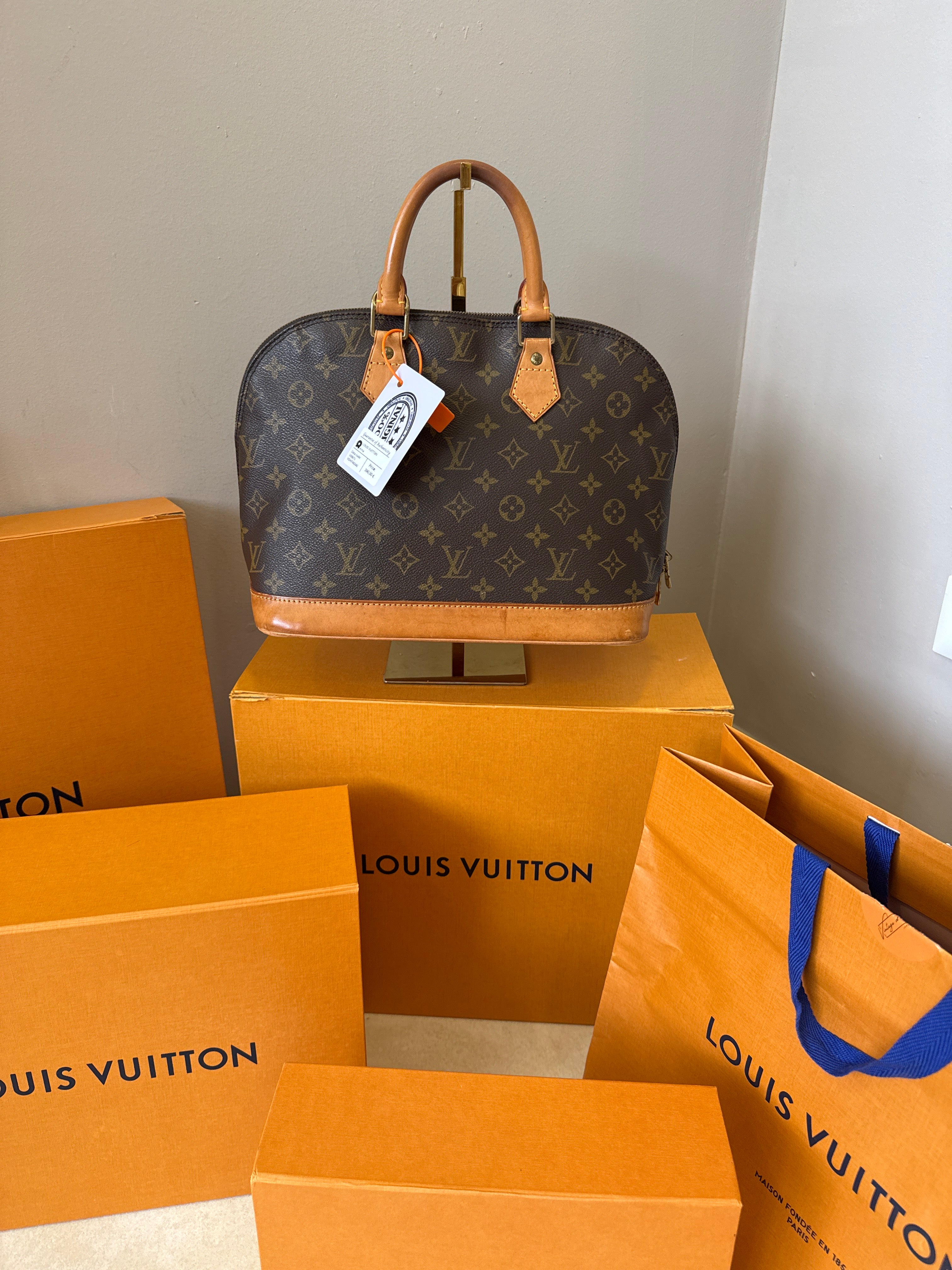 Louis Vuitton Alma