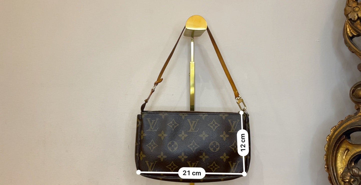 Louis Vuitton Pochette Monogram