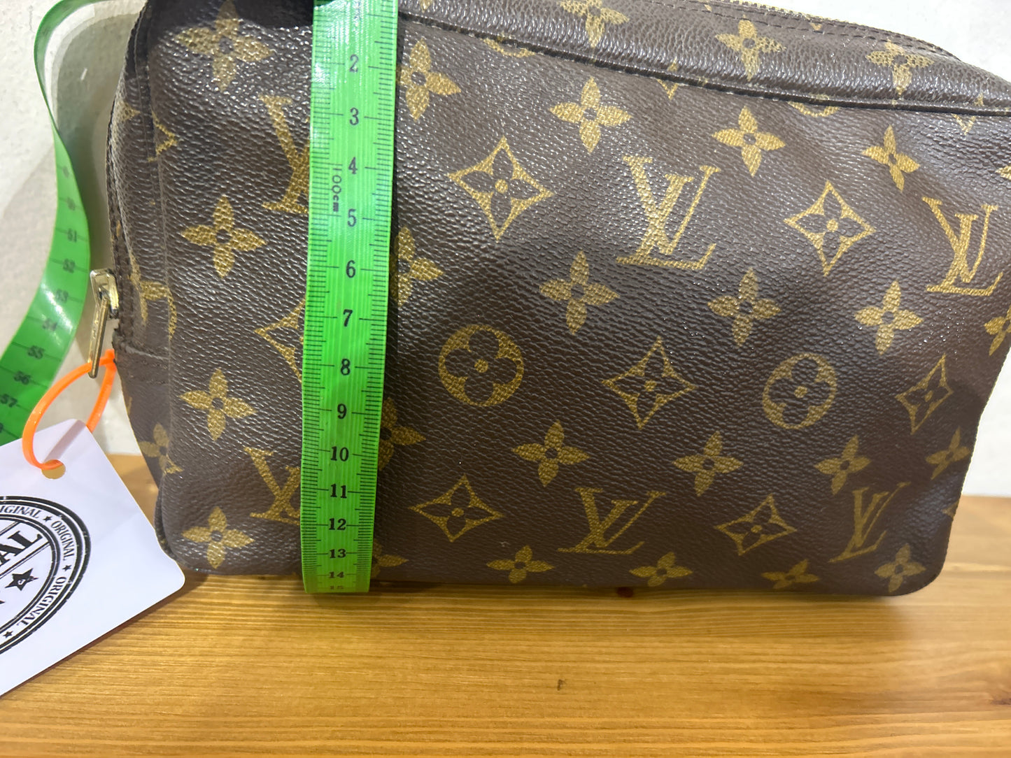 Louis Vuitton Trousse 23