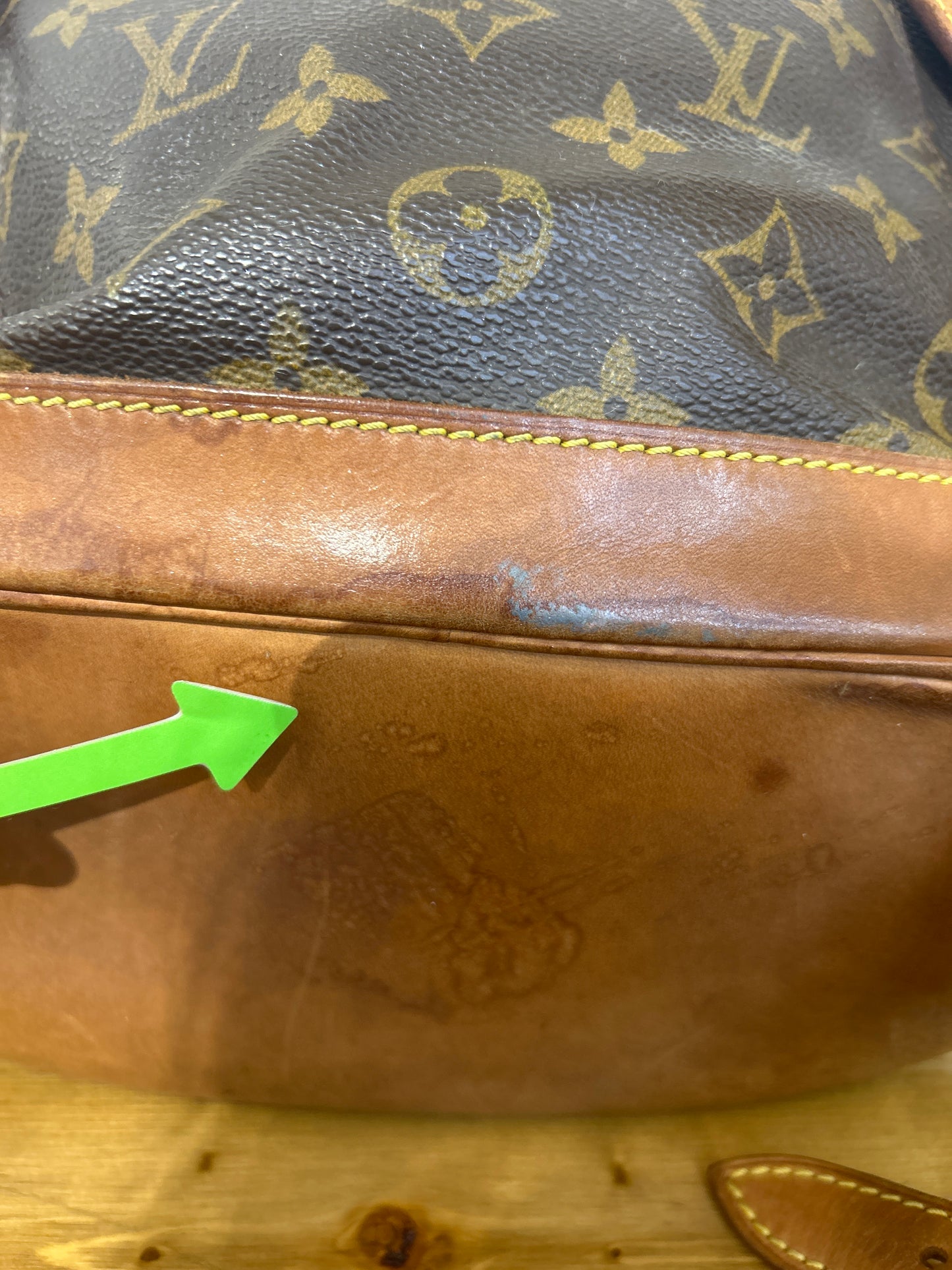 Louis Vuitton Montsouris MM