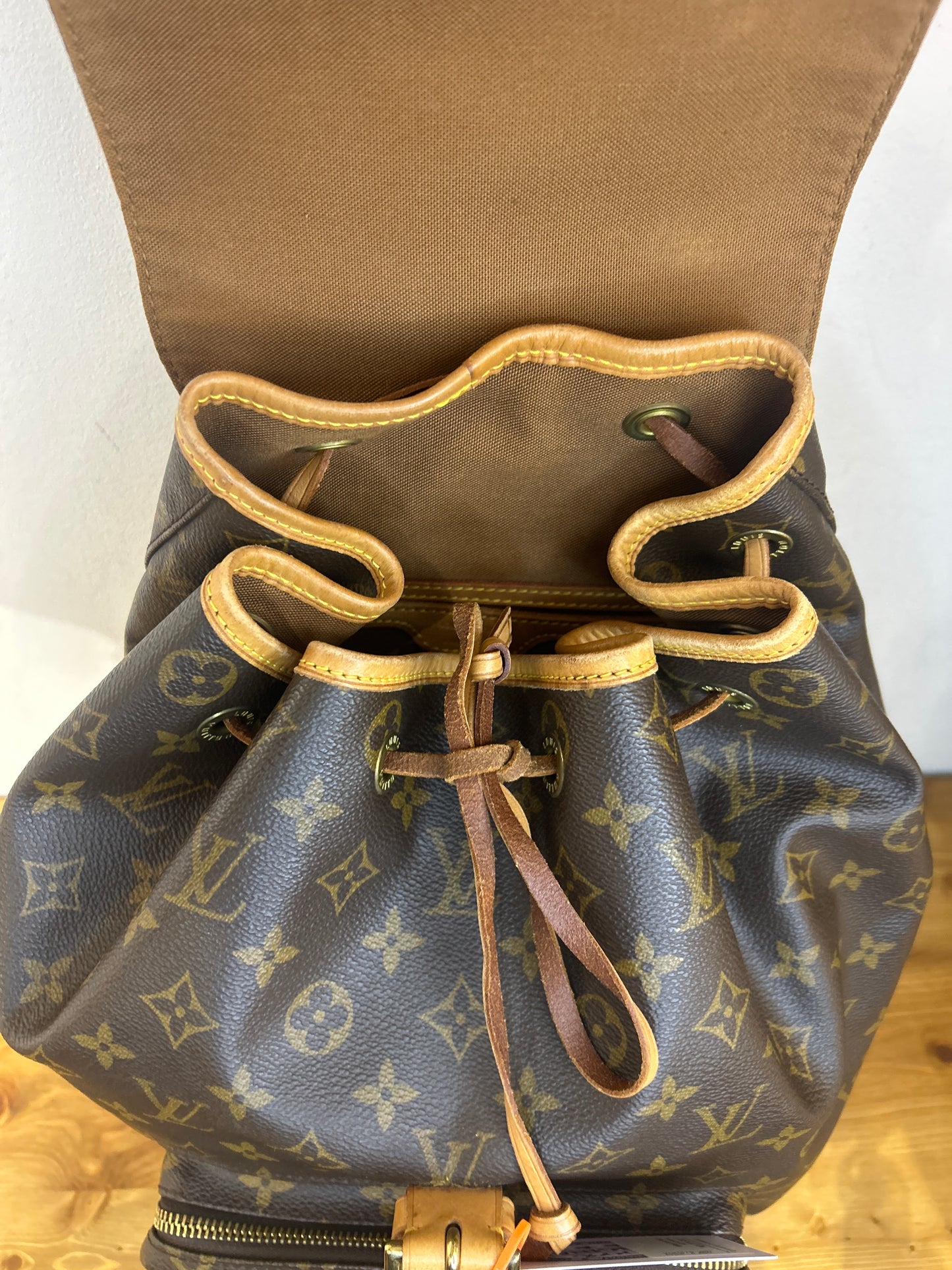 Louis Vuitton Montsouris GM