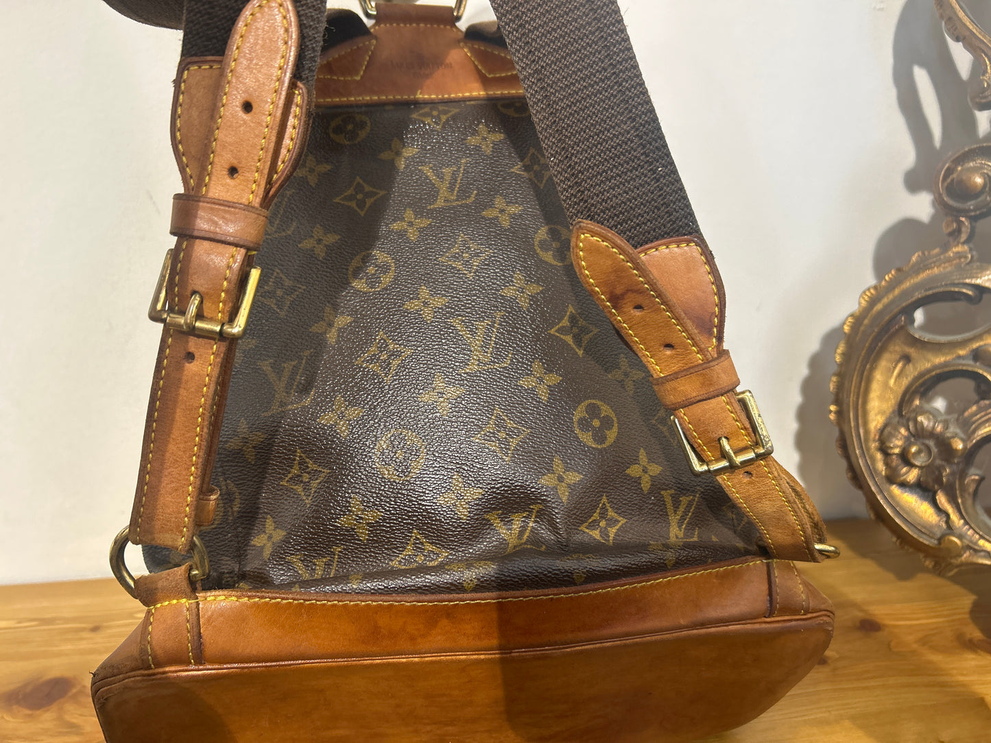 Louis Vuitton Montsouirs GM