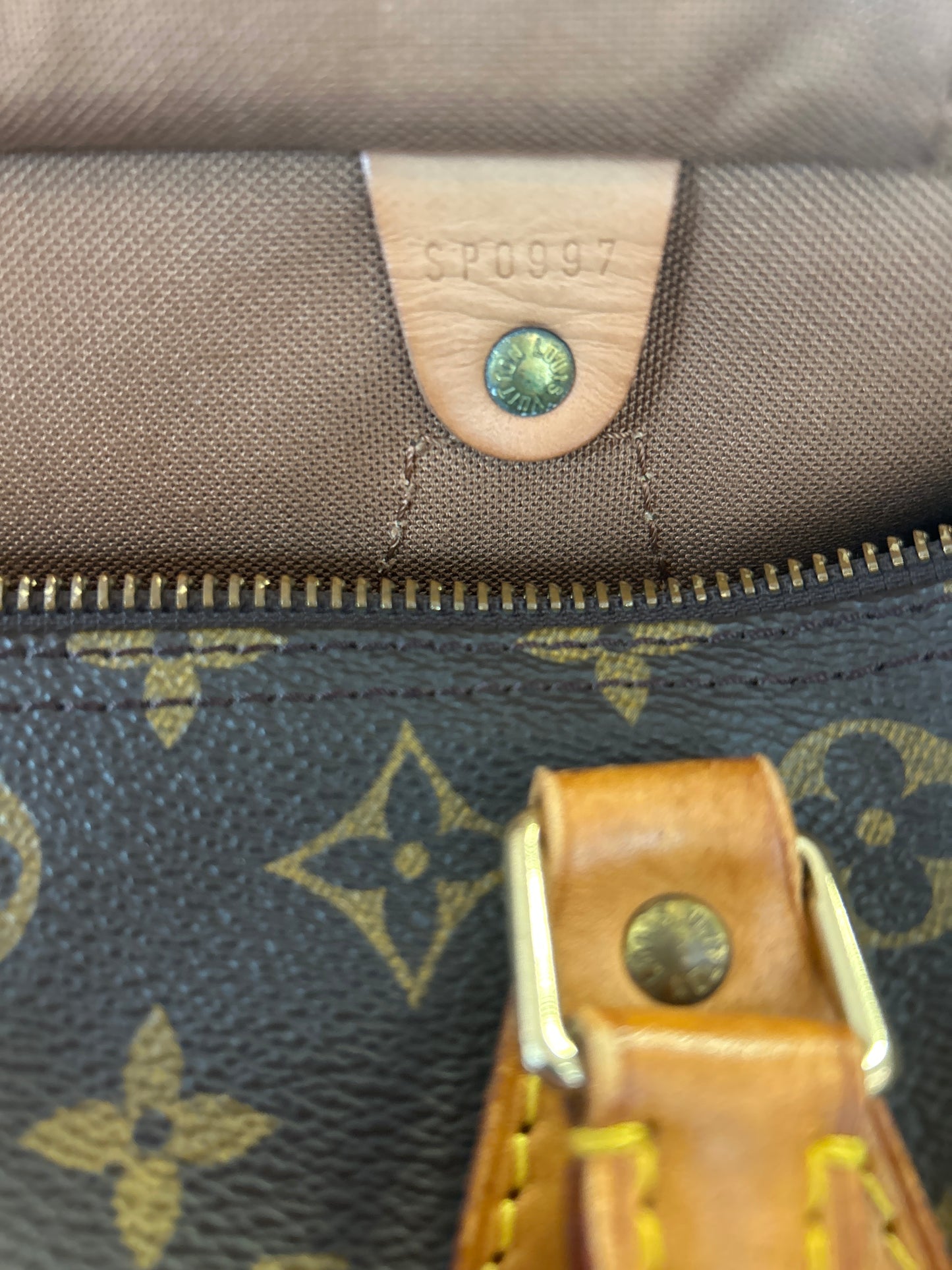 Louis Vuitton Speedy 30