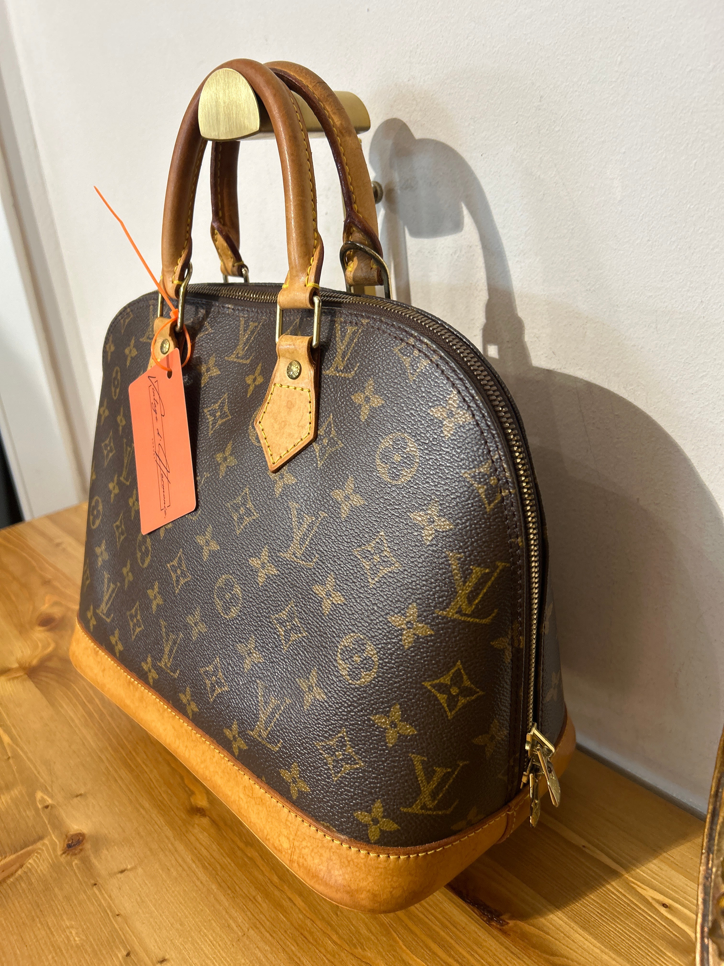 Louis Vuitton Alma