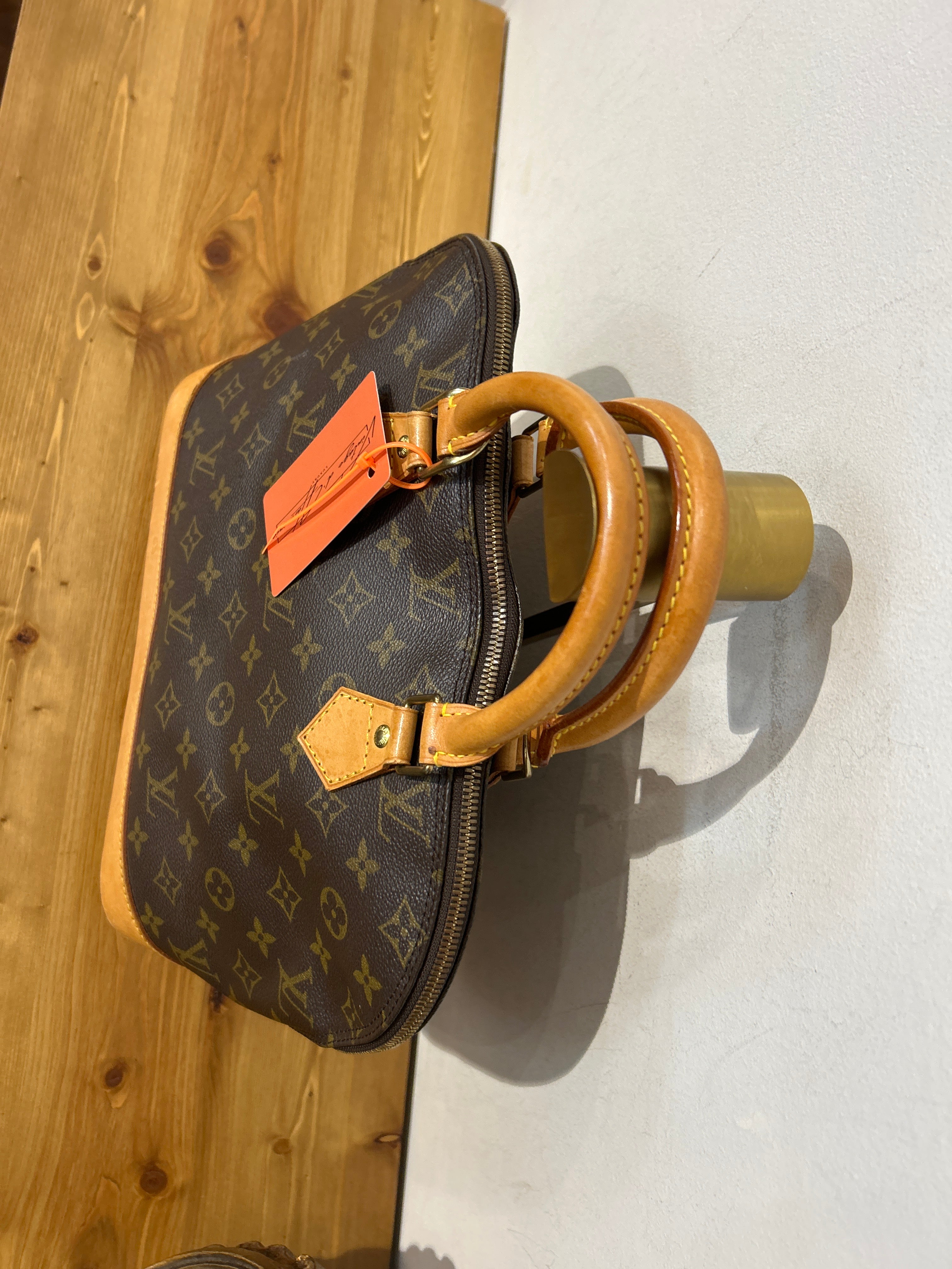 Louis Vuitton Alma