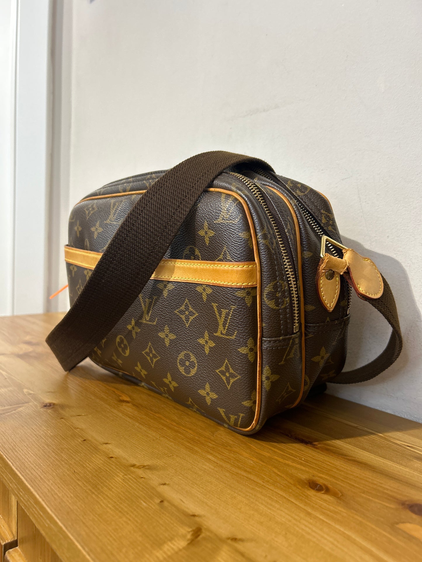 Louis Vuitton Reporter PM