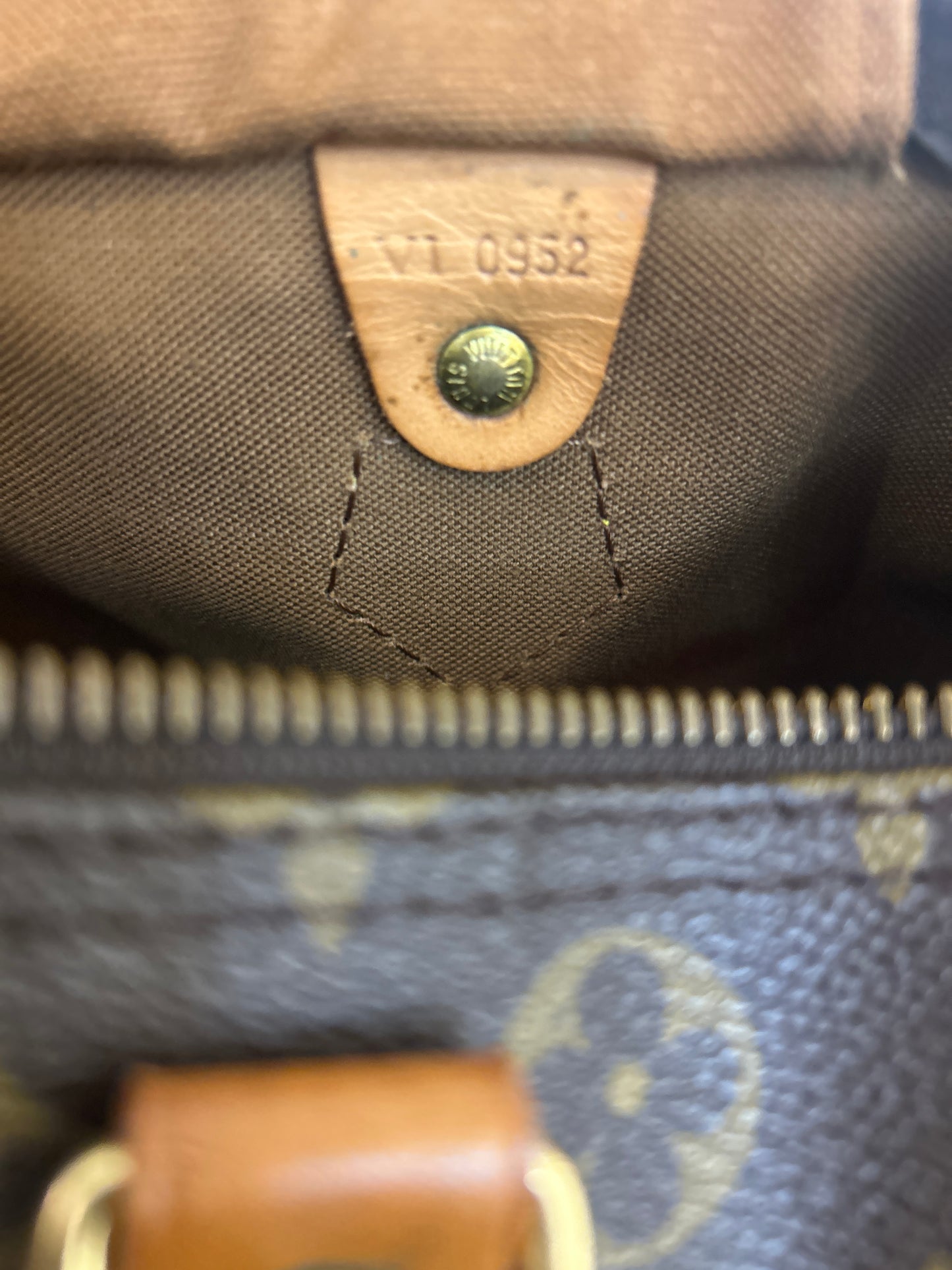 Louis Vuitton Speedy 30