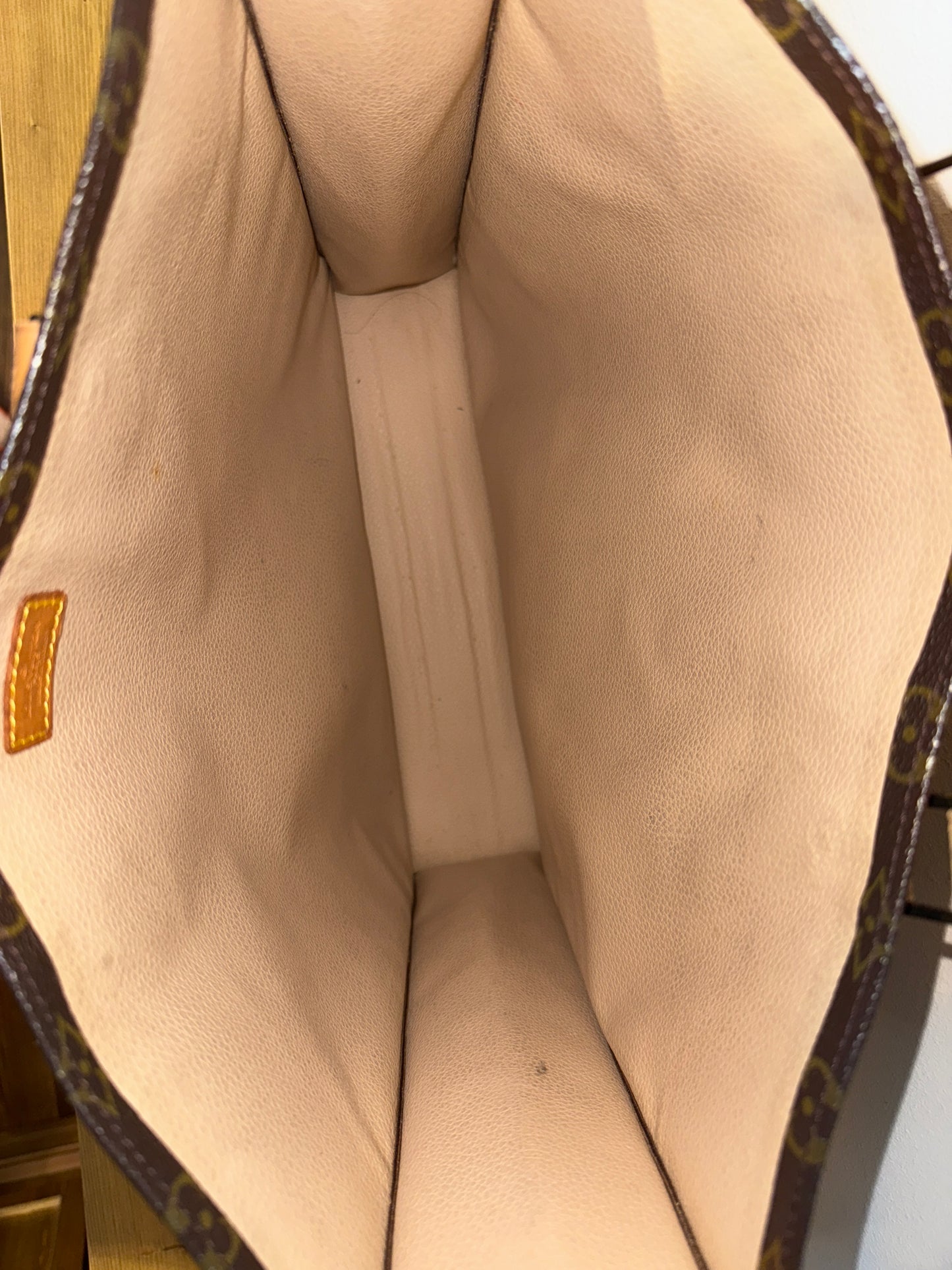 Louis Vuitton Sac Plat Monogram
