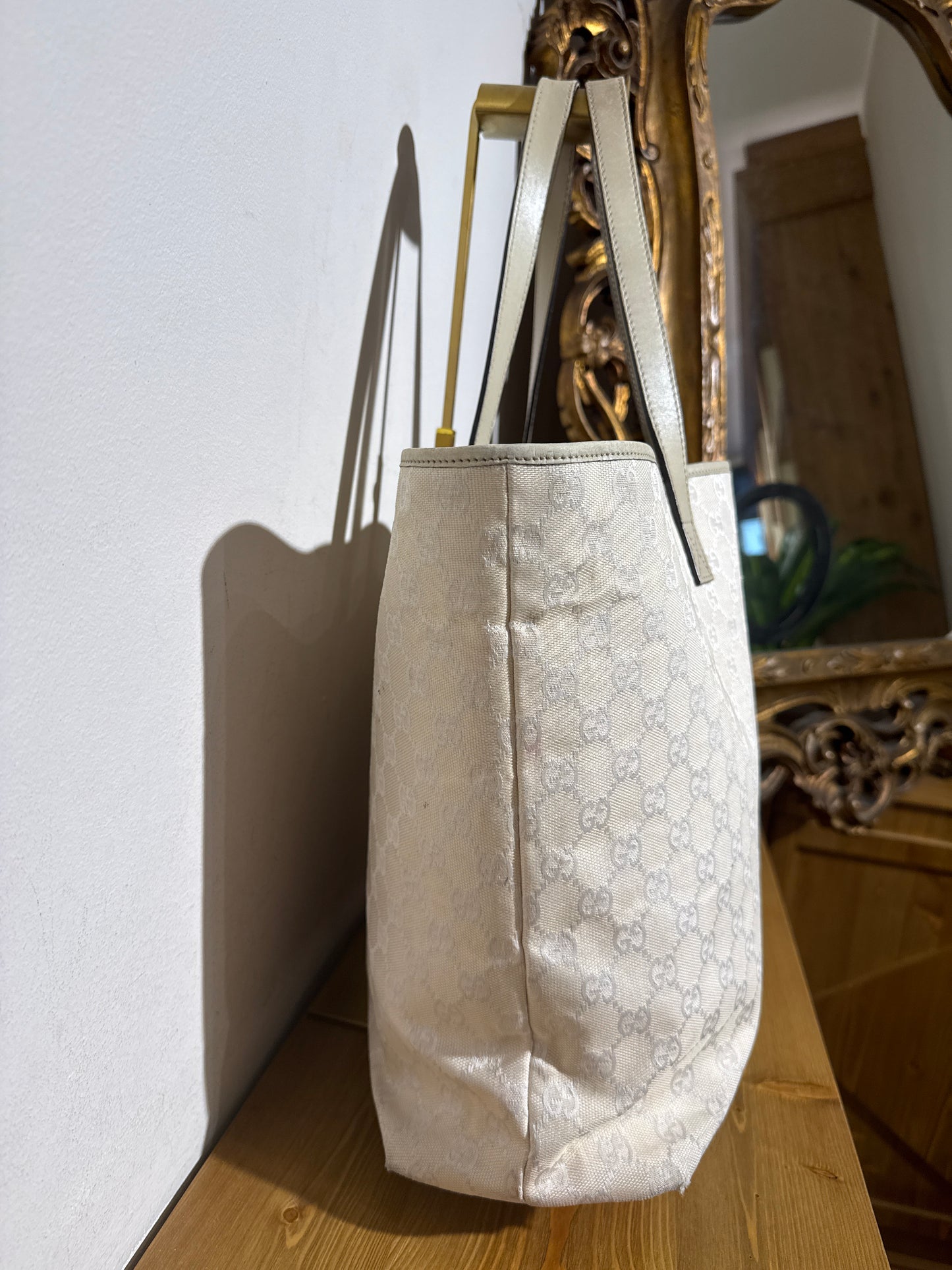 Gucci Tote Withe