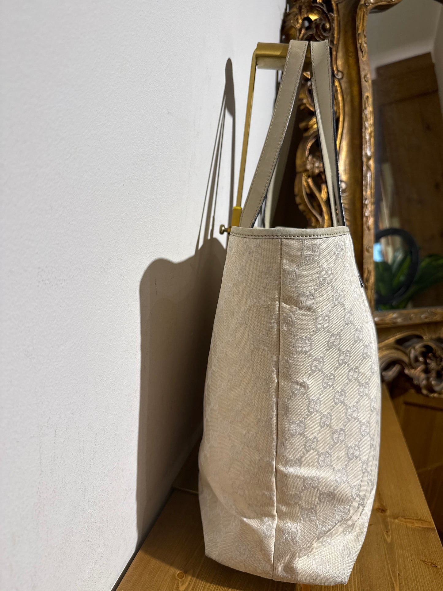 Gucci Tote Withe