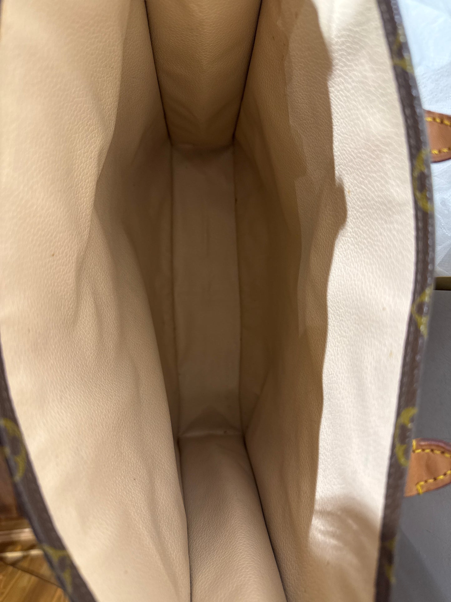 Louis Vuitton Sac Plat Monogram