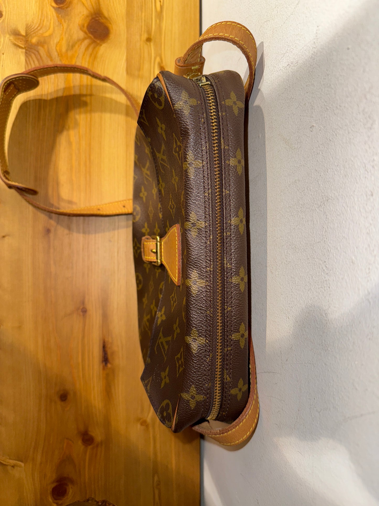 Louis Vuitton Jeune Fille
