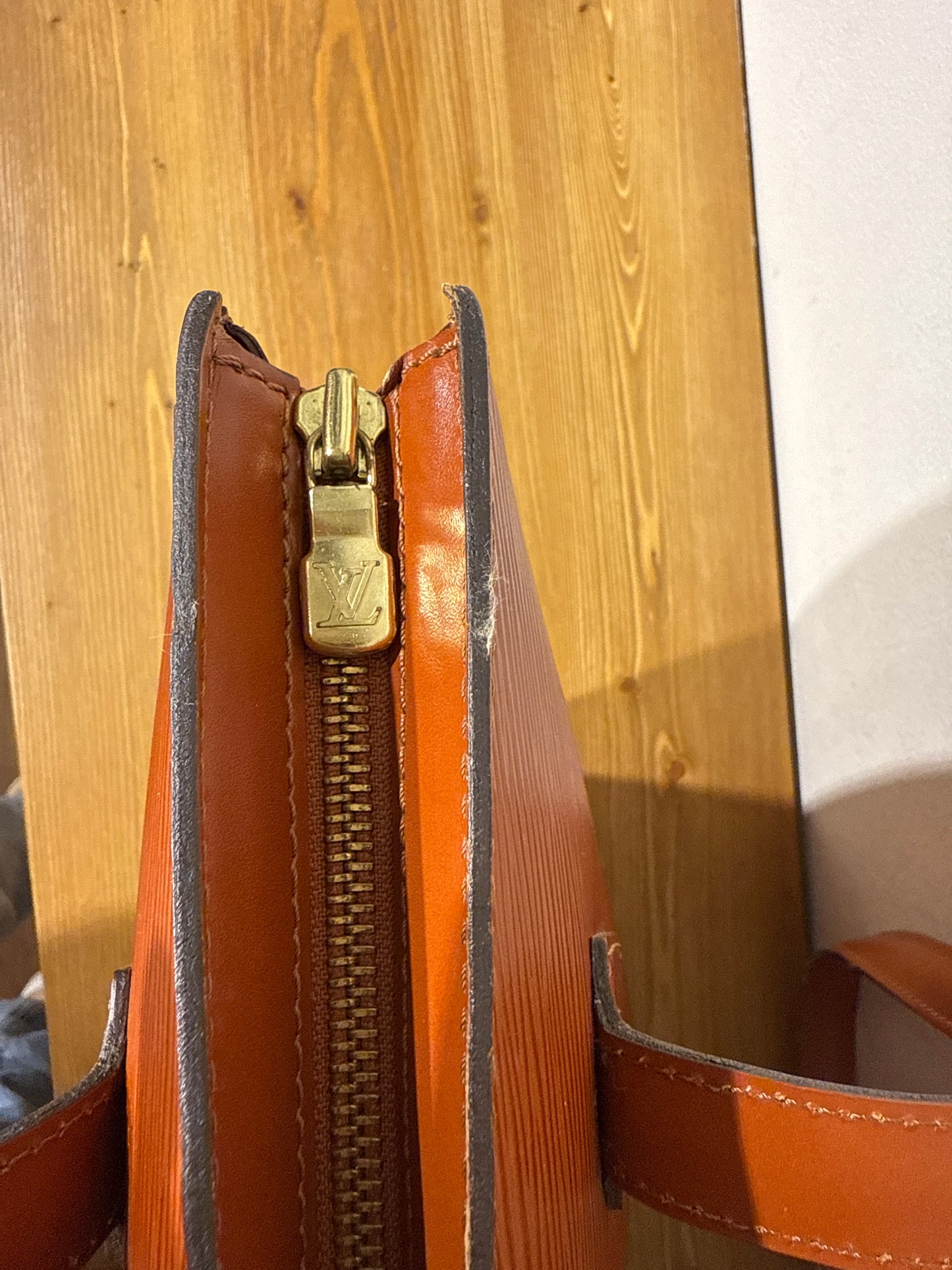 Louis Vuitton Epi Sanit Jacques Shopping
