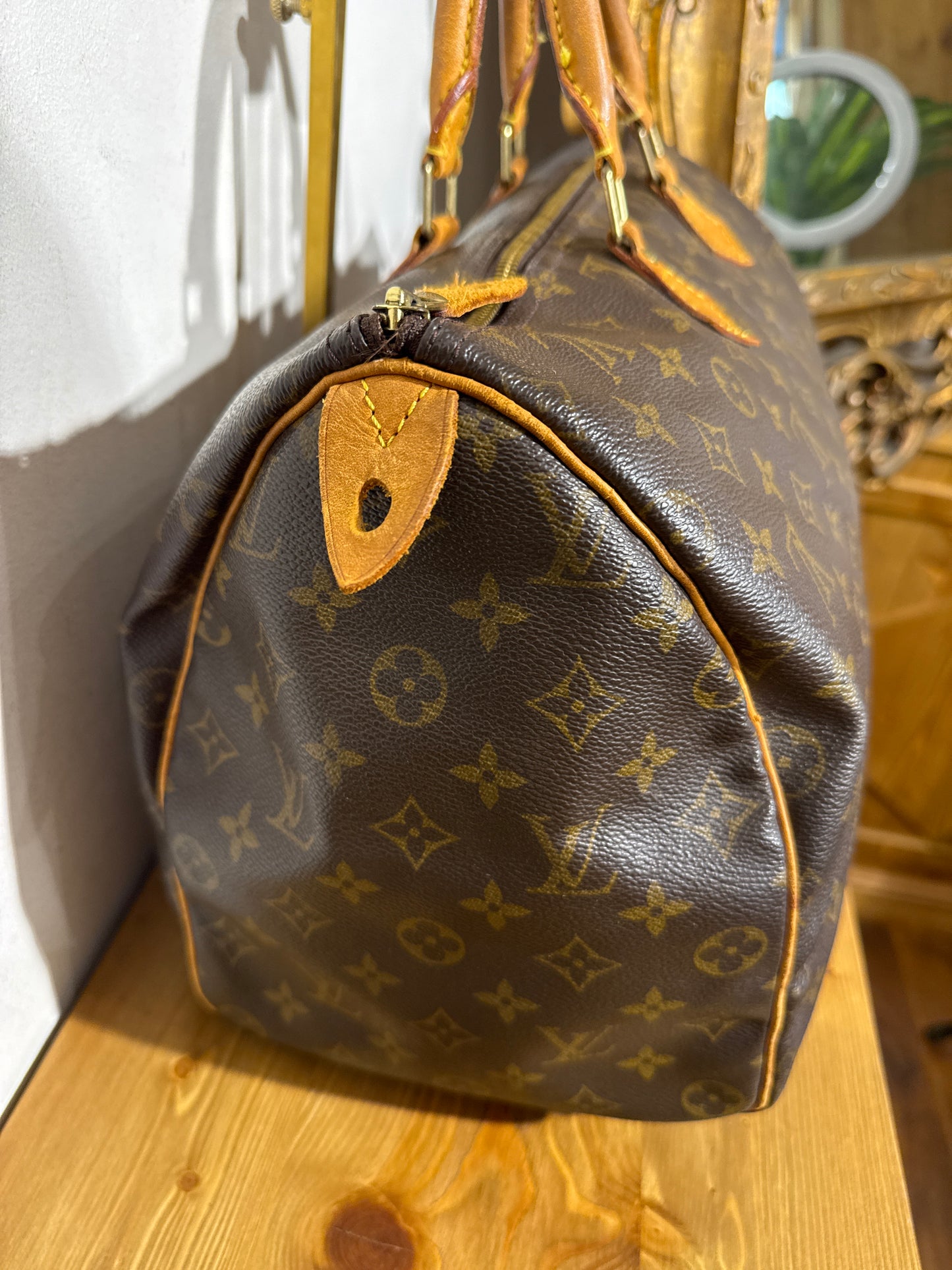 Louis Vuitton Speedy 40 Monogram
