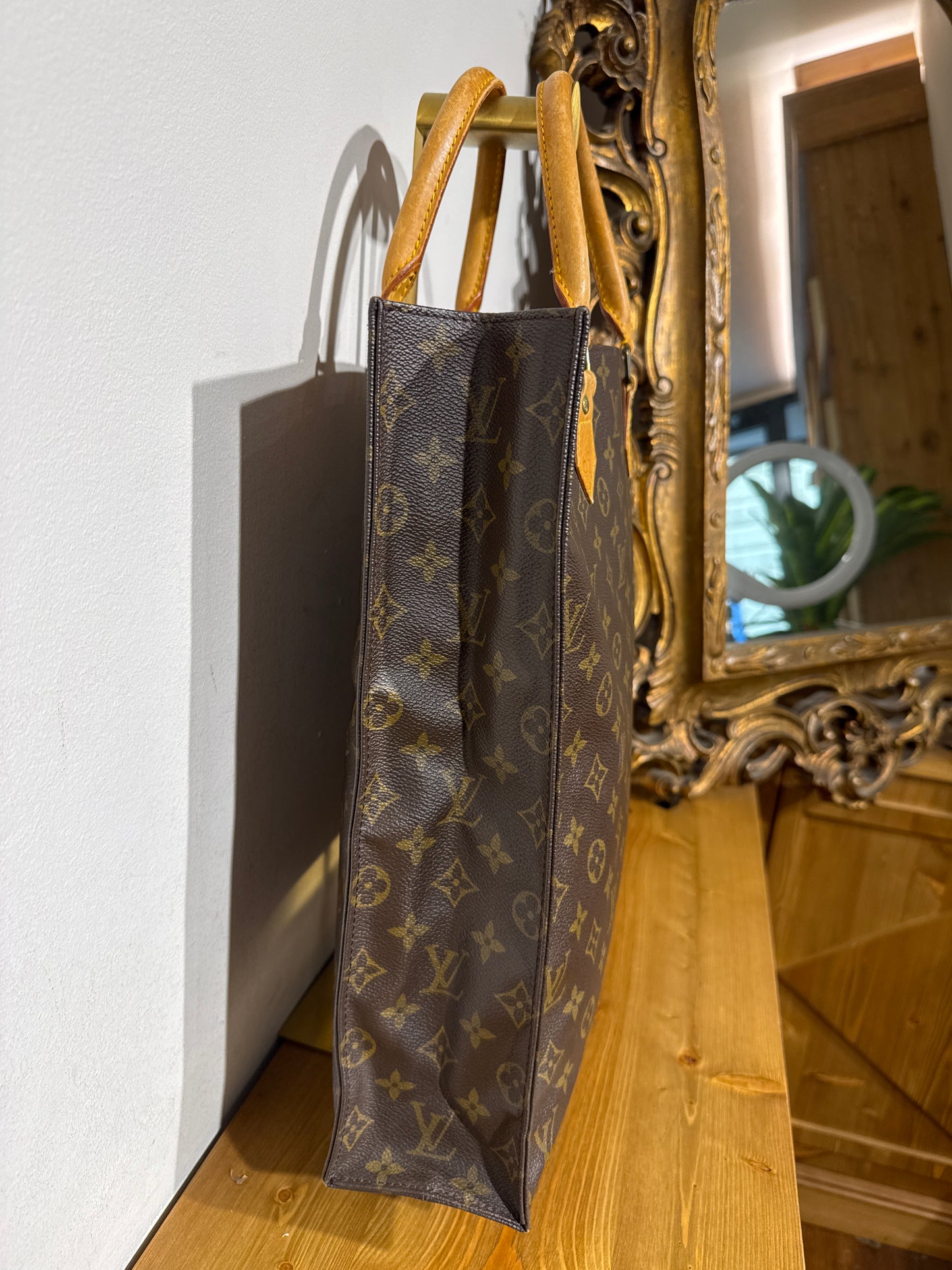 Louis Vuitton Sac Plat Monogram