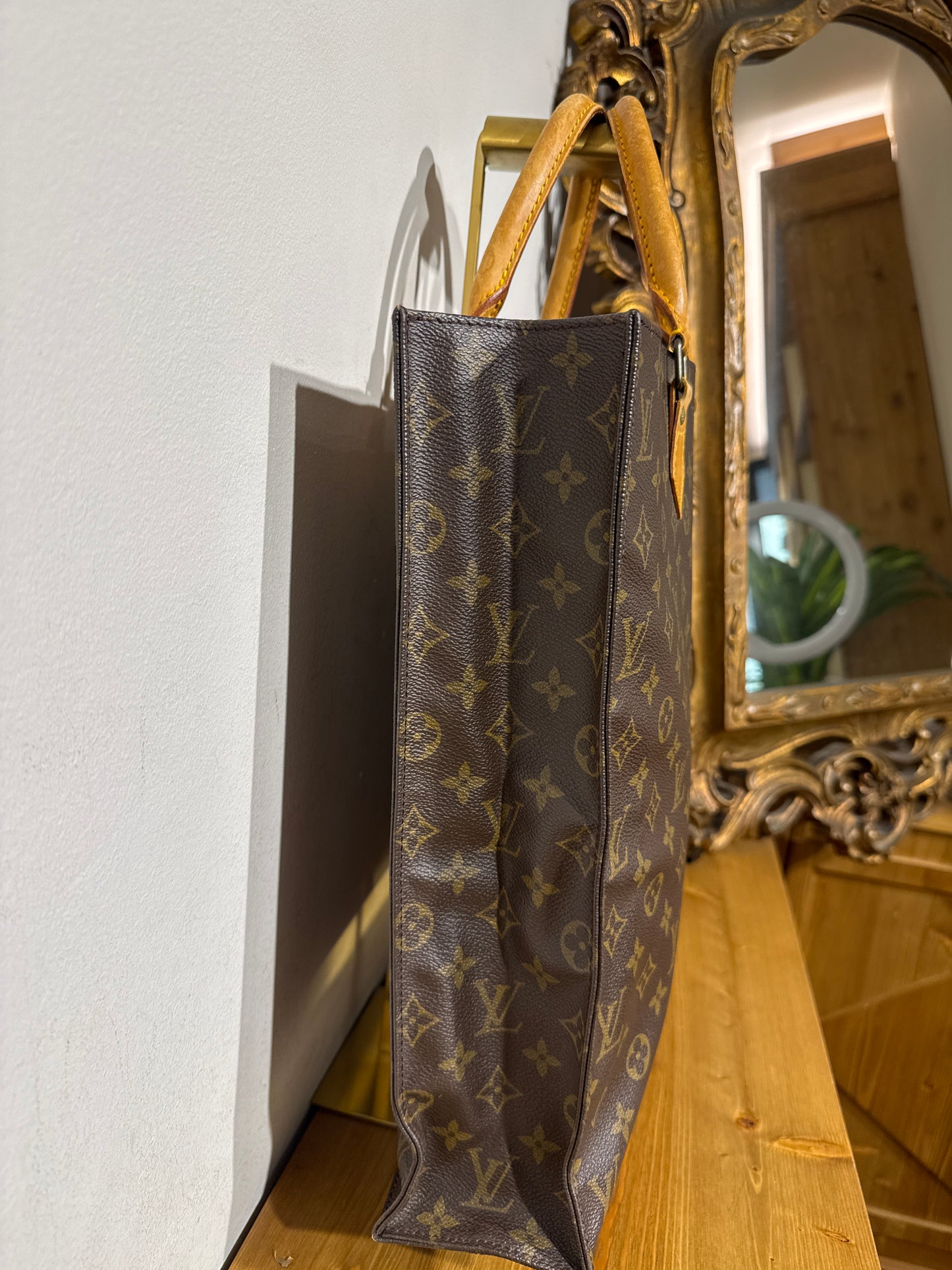Louis Vuitton Sac Plat Monogram