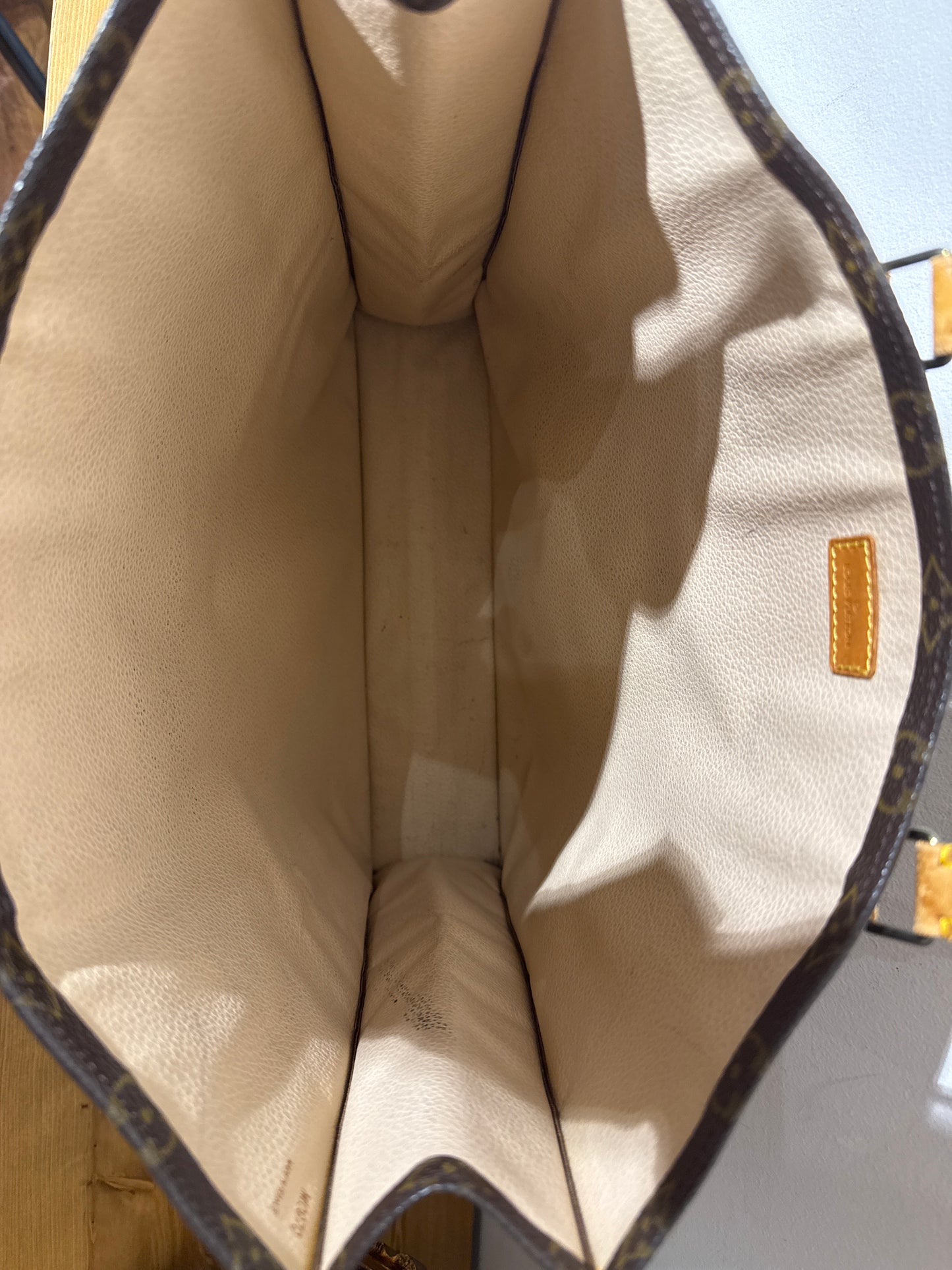 Louis Vuitton Sac Plat Monogram