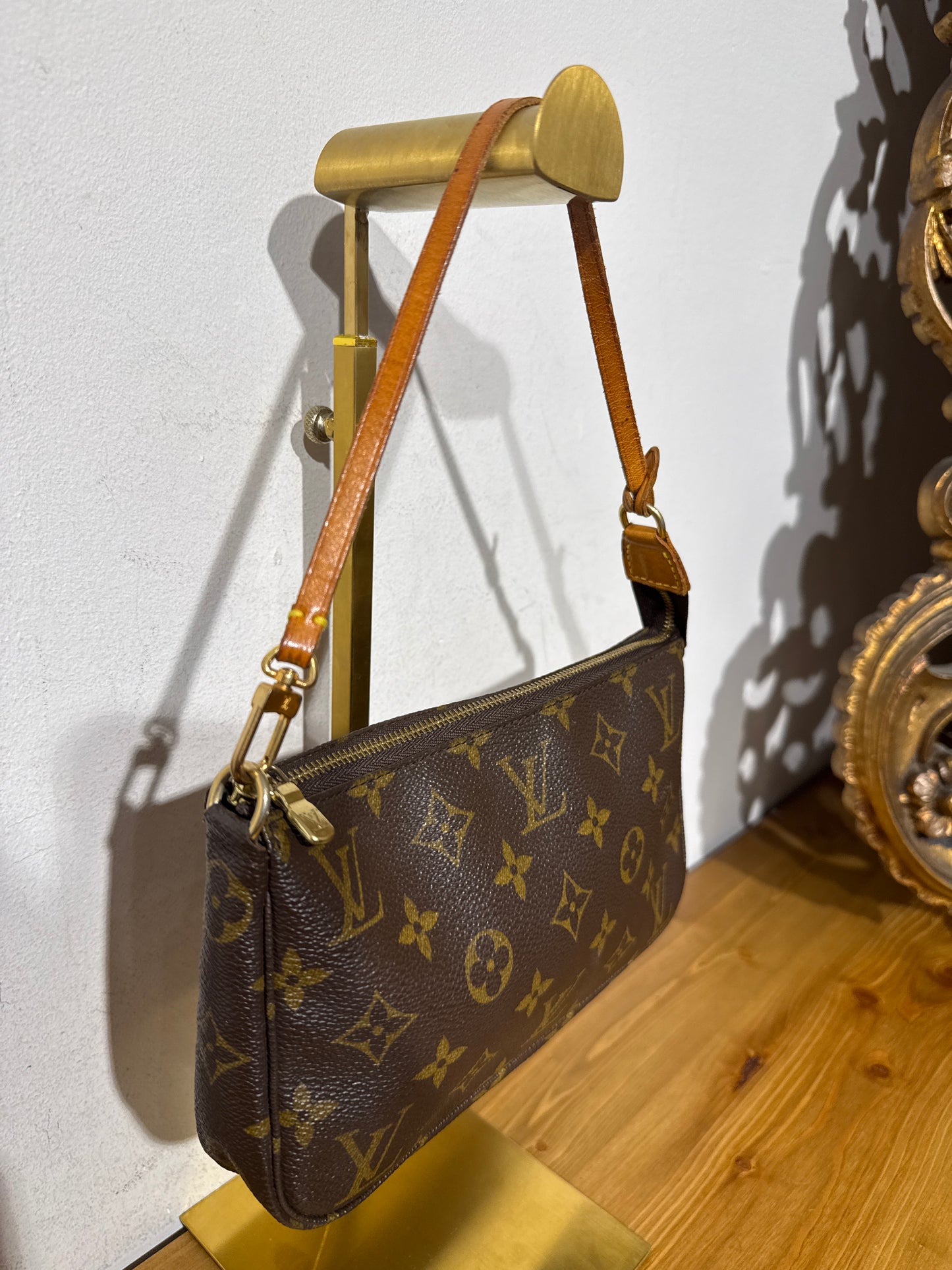 Louis Vuitton Pochette Monogram