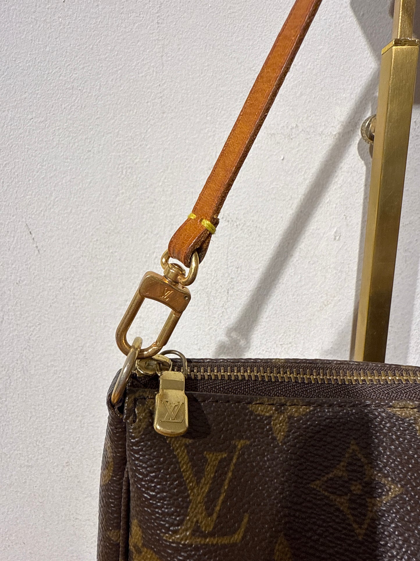 Louis Vuitton Pochette Monogram