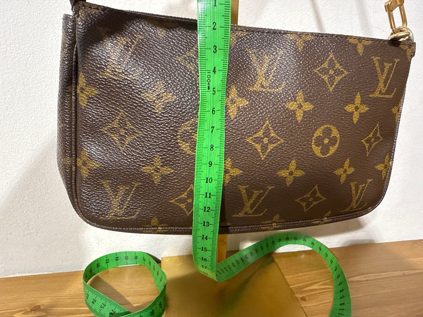Louis Vuitton Pochette Monogram