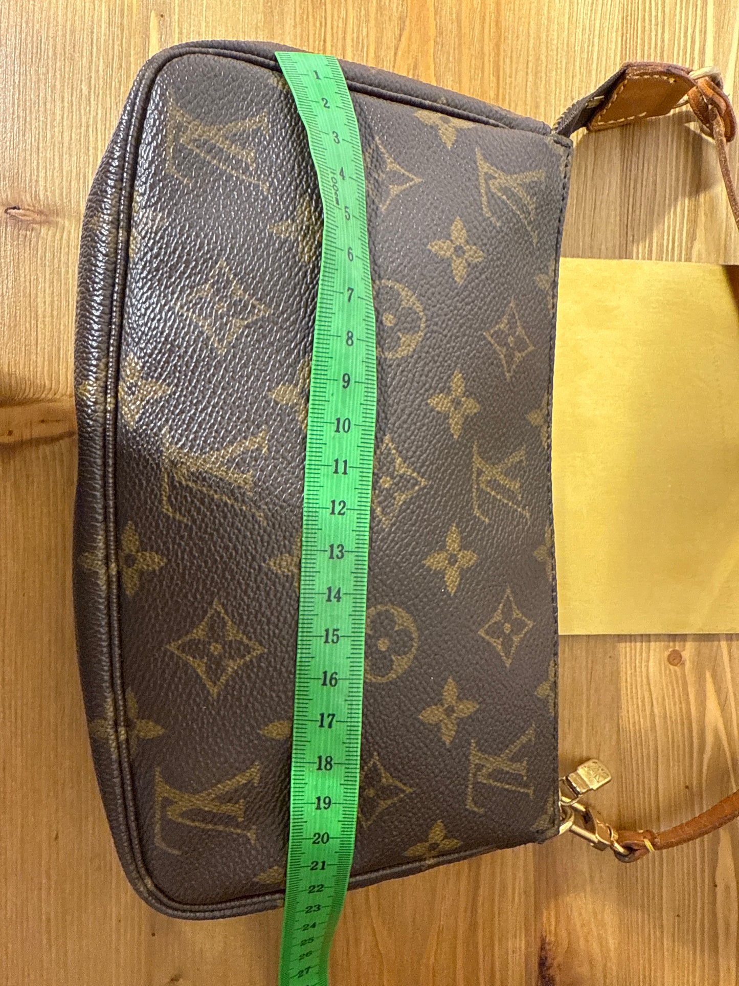 Louis Vuitton Pochette Monogram