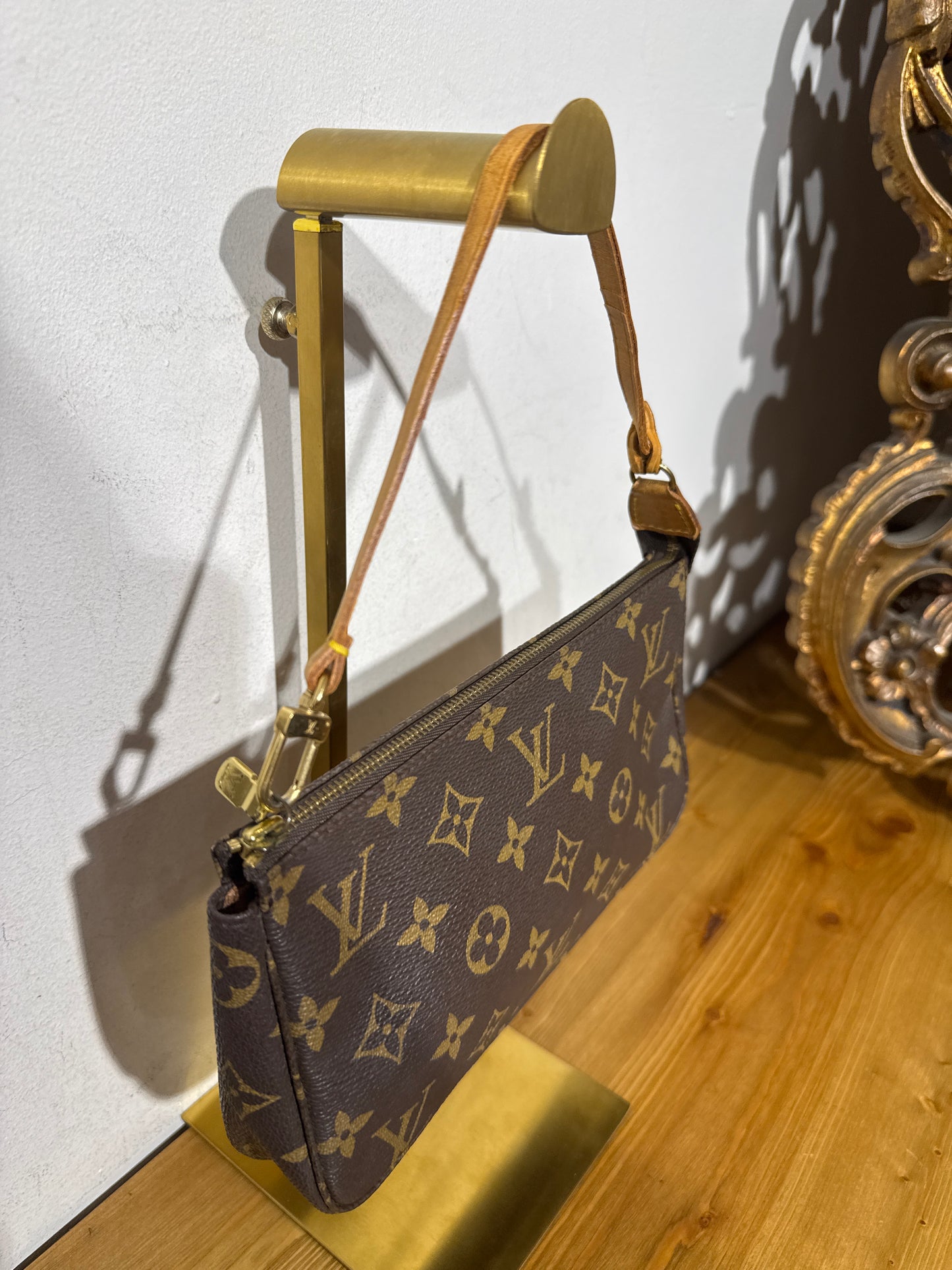 Louis Vuitton Pochette Monogram