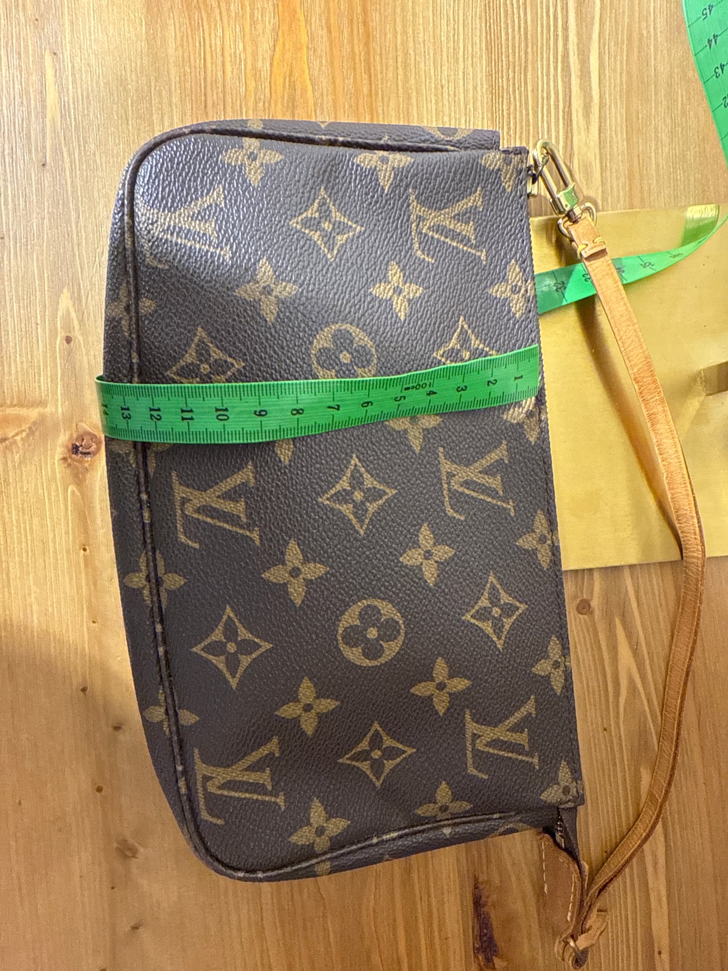 Louis Vuitton Pochette Monogram