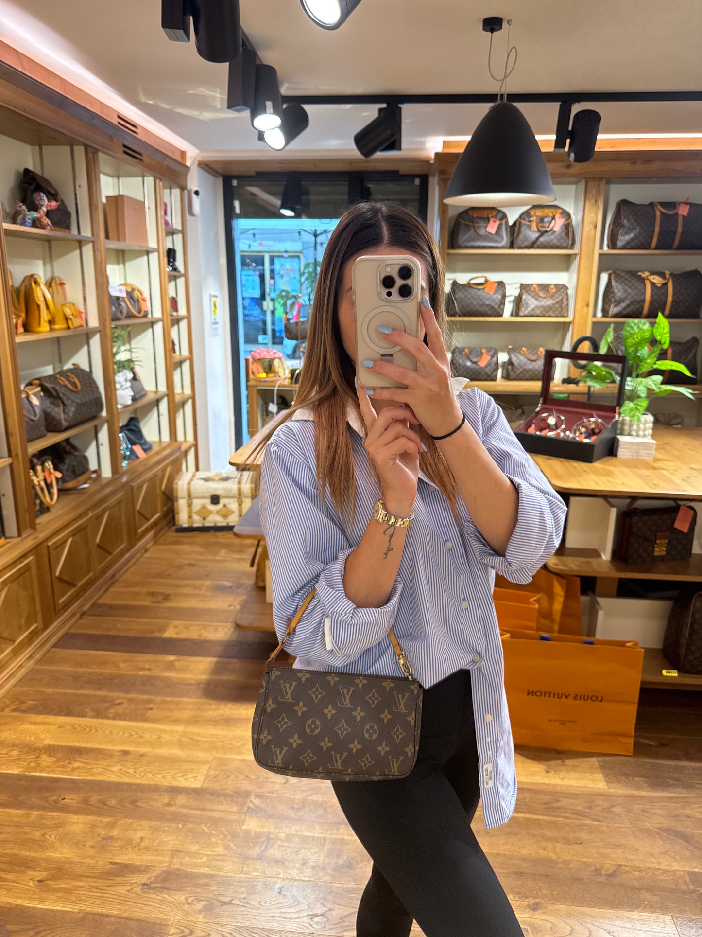 Louis Vuitton Pochette Monogram