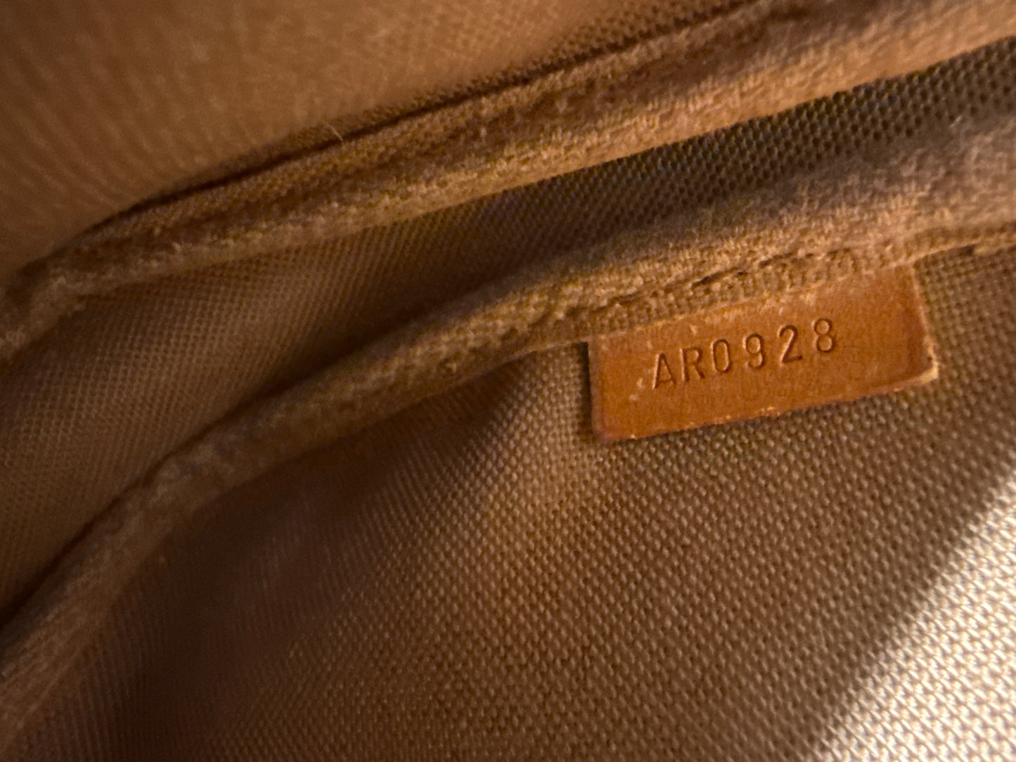 Louis Vuitton Pochette Monogram