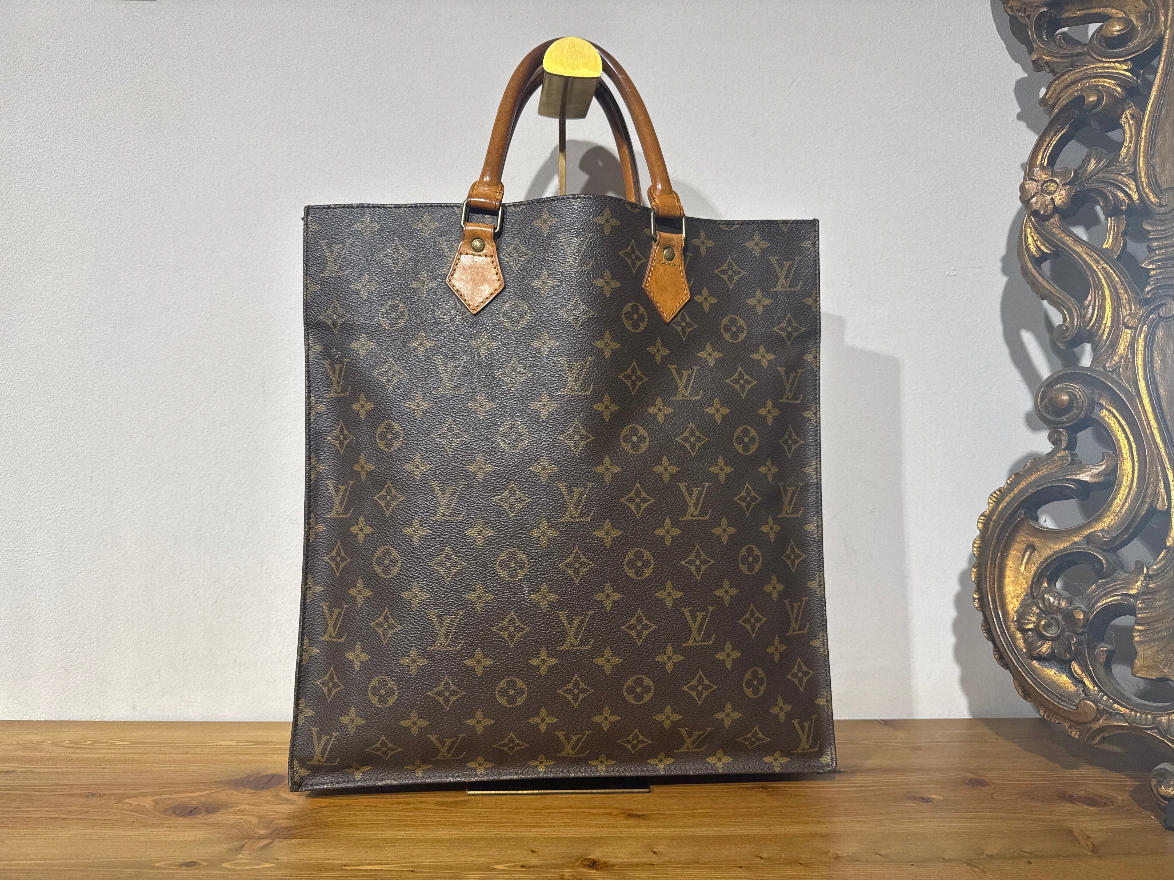 Louis Vuitton Sac Plat