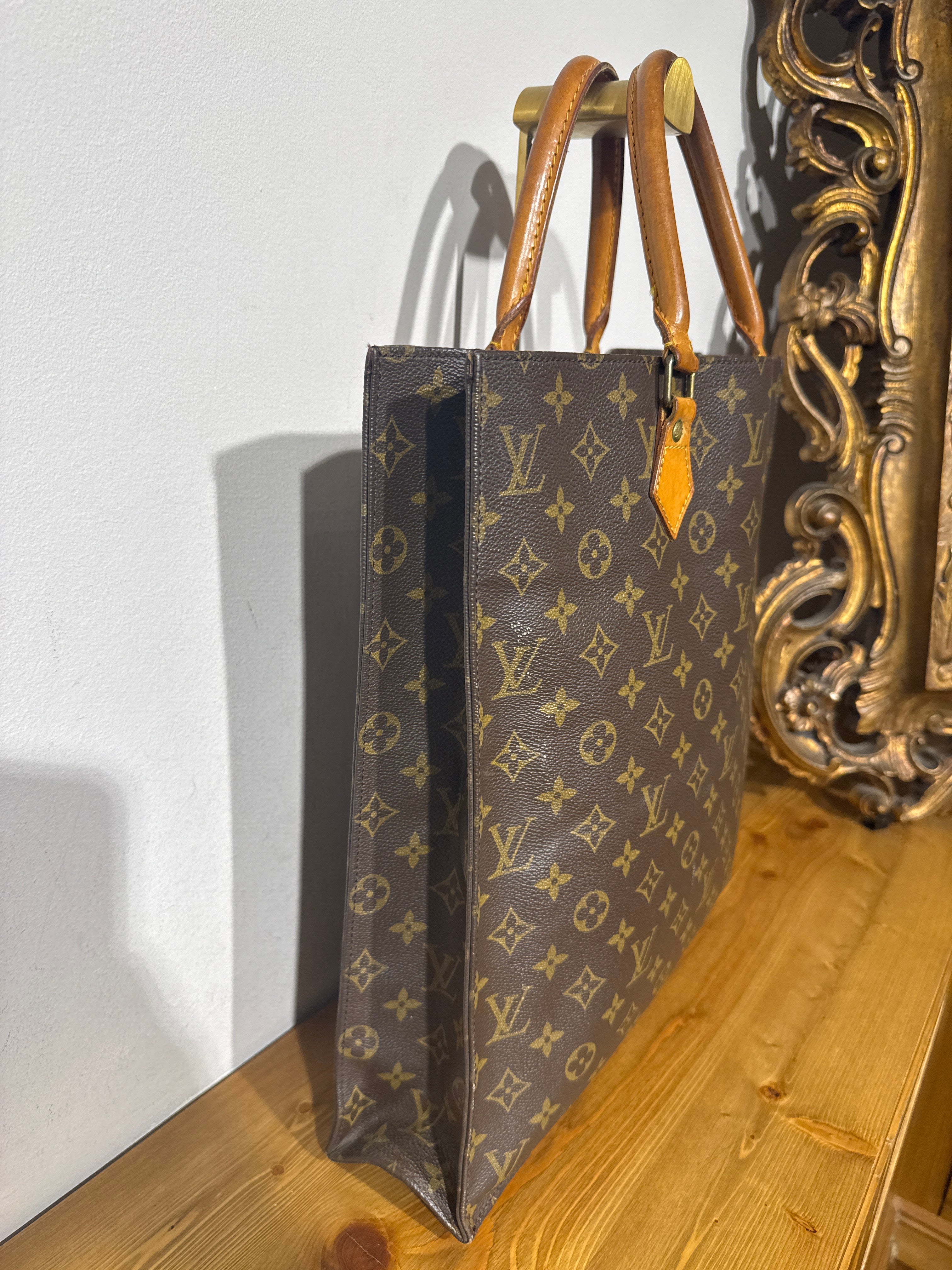 Louis Vuitton Sac Plat