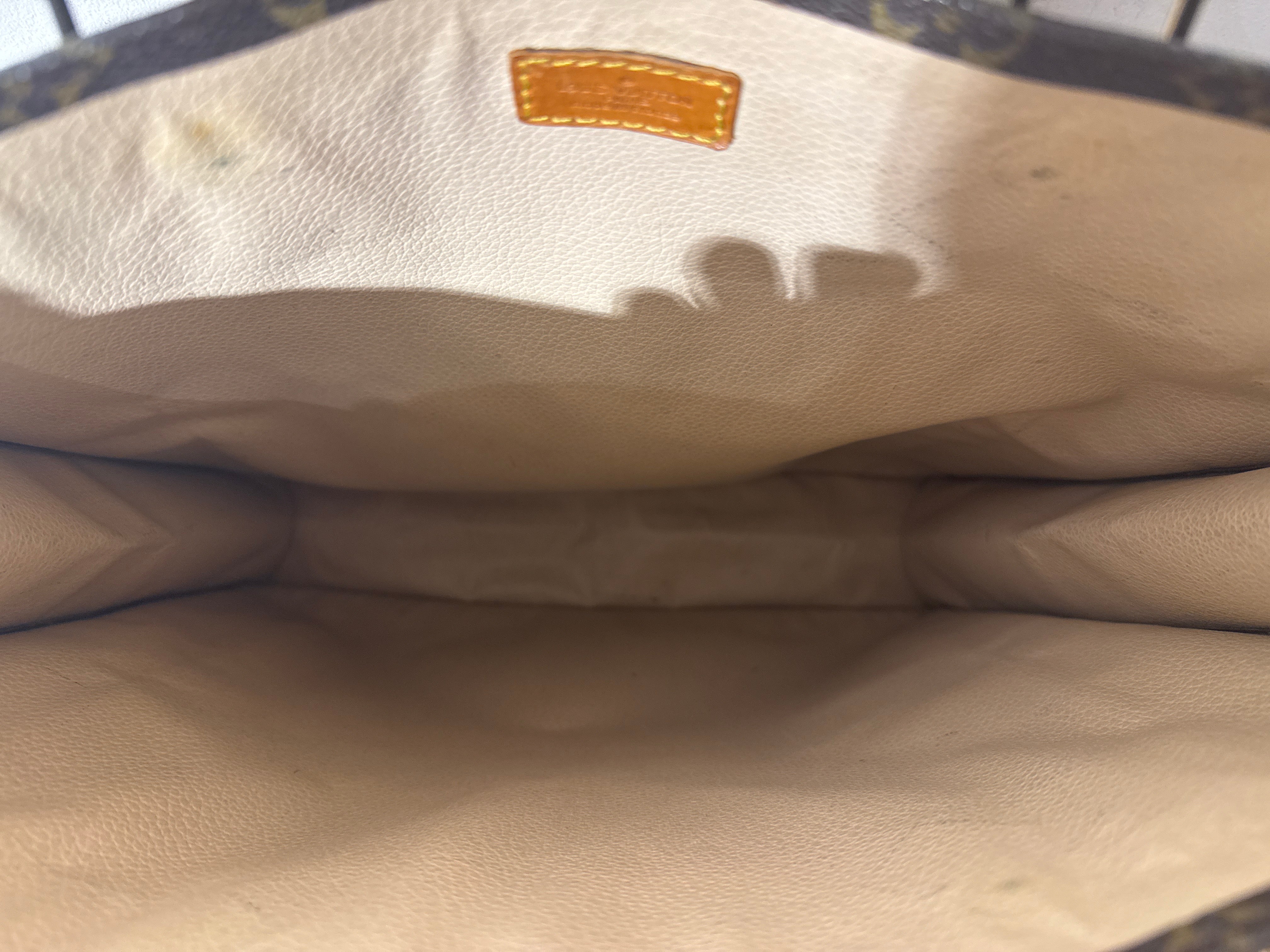 Louis Vuitton Sac Plat