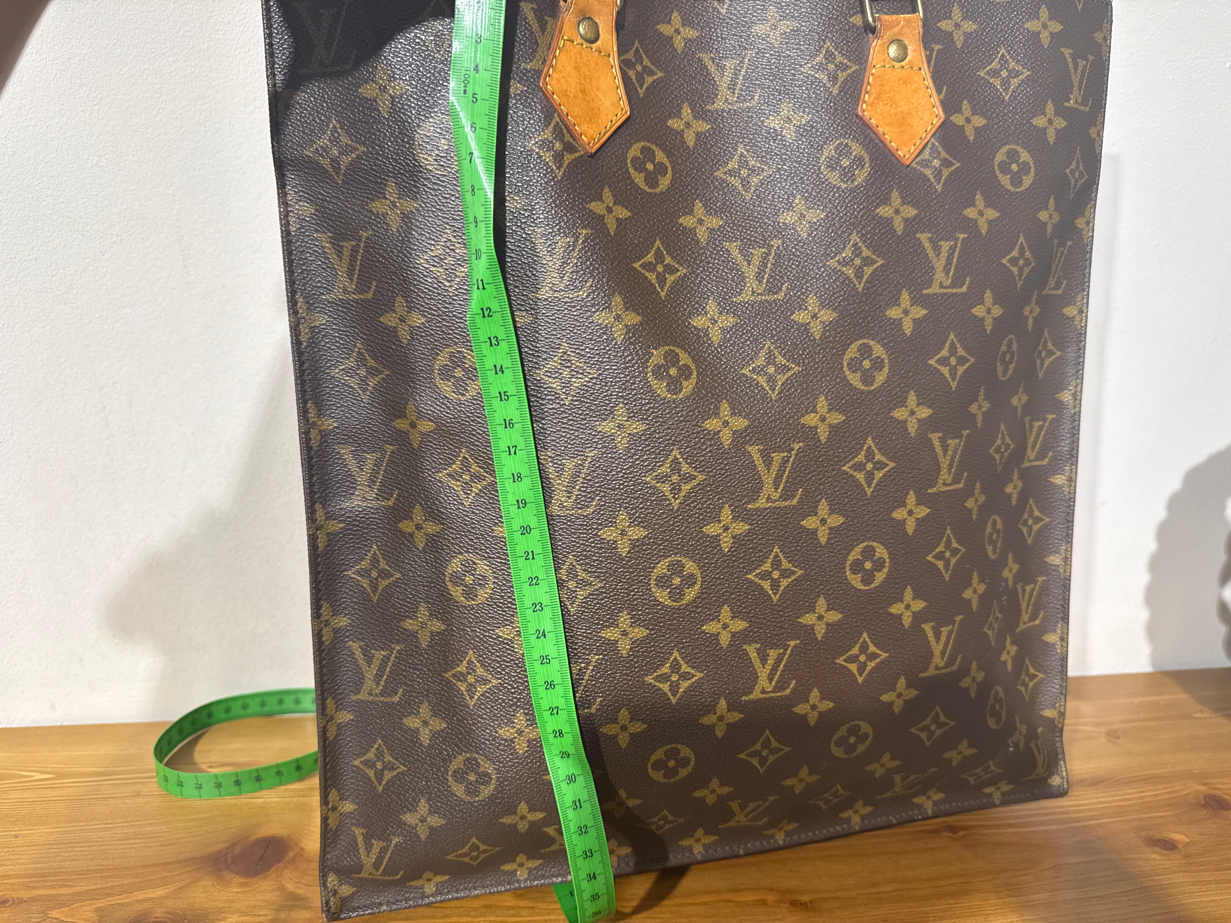 Louis Vuitton Sac Plat