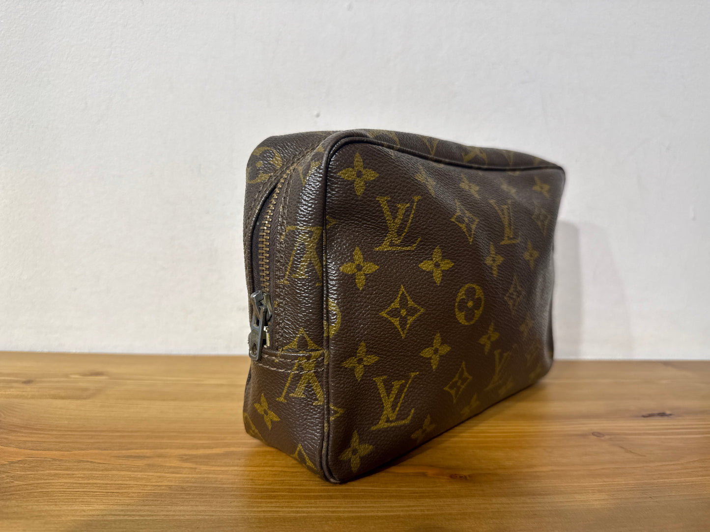 Louis Vuitton Trousse 23