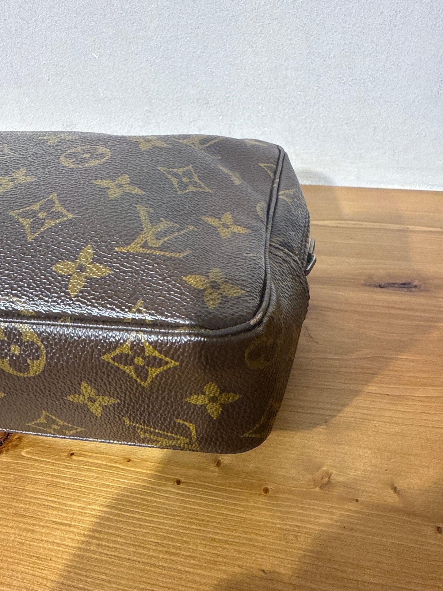 Louis Vuitton Trousse 23