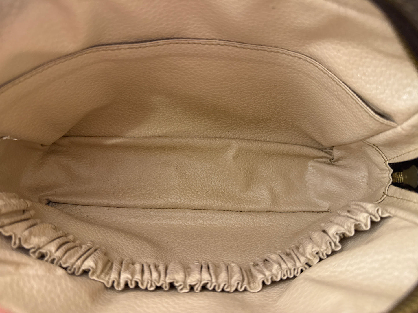 Louis Vuitton Trousse 23
