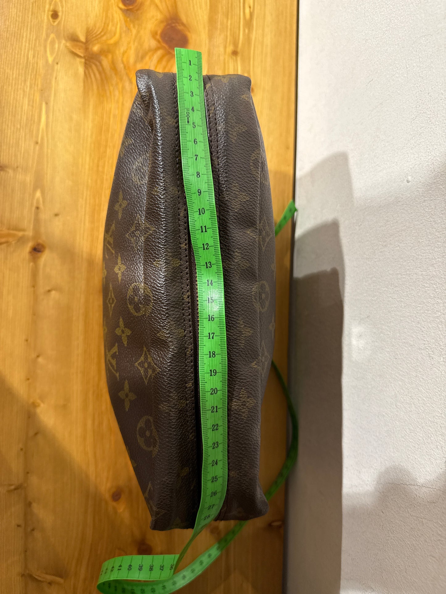 Louis Vuitton Trousse 28
