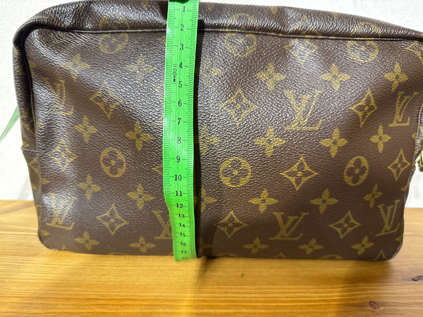 Louis Vuitton Trousse 28