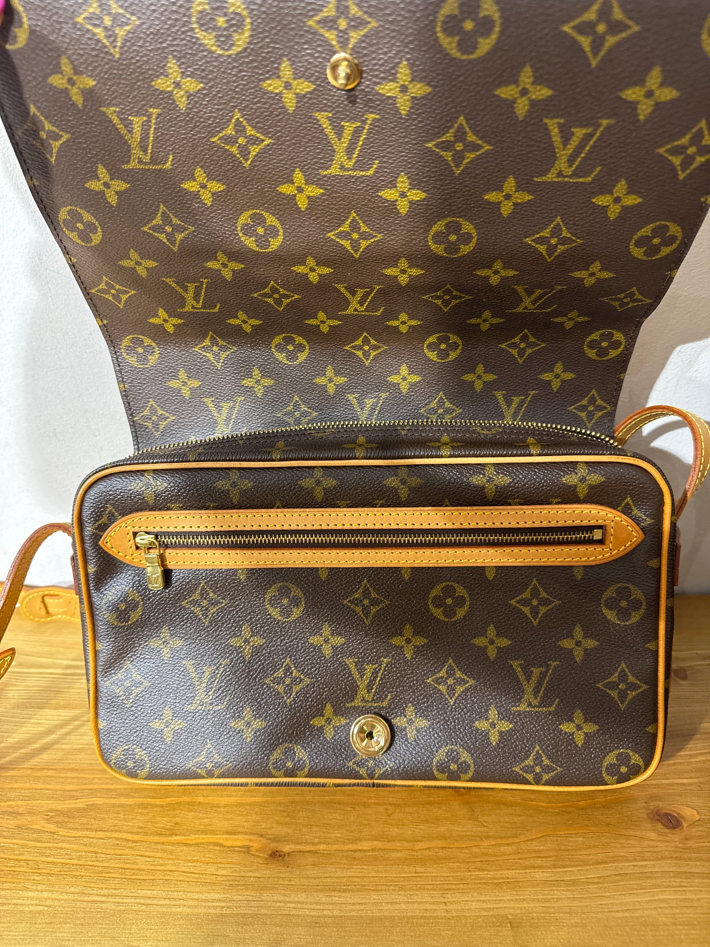 Louis Vuitton Saint German 27