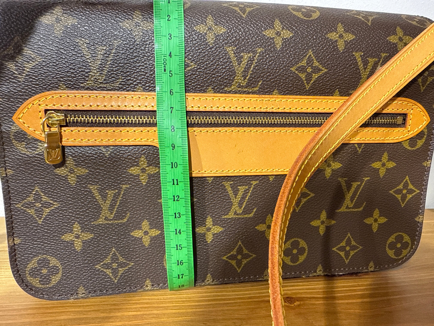 Louis Vuitton Saint German 27