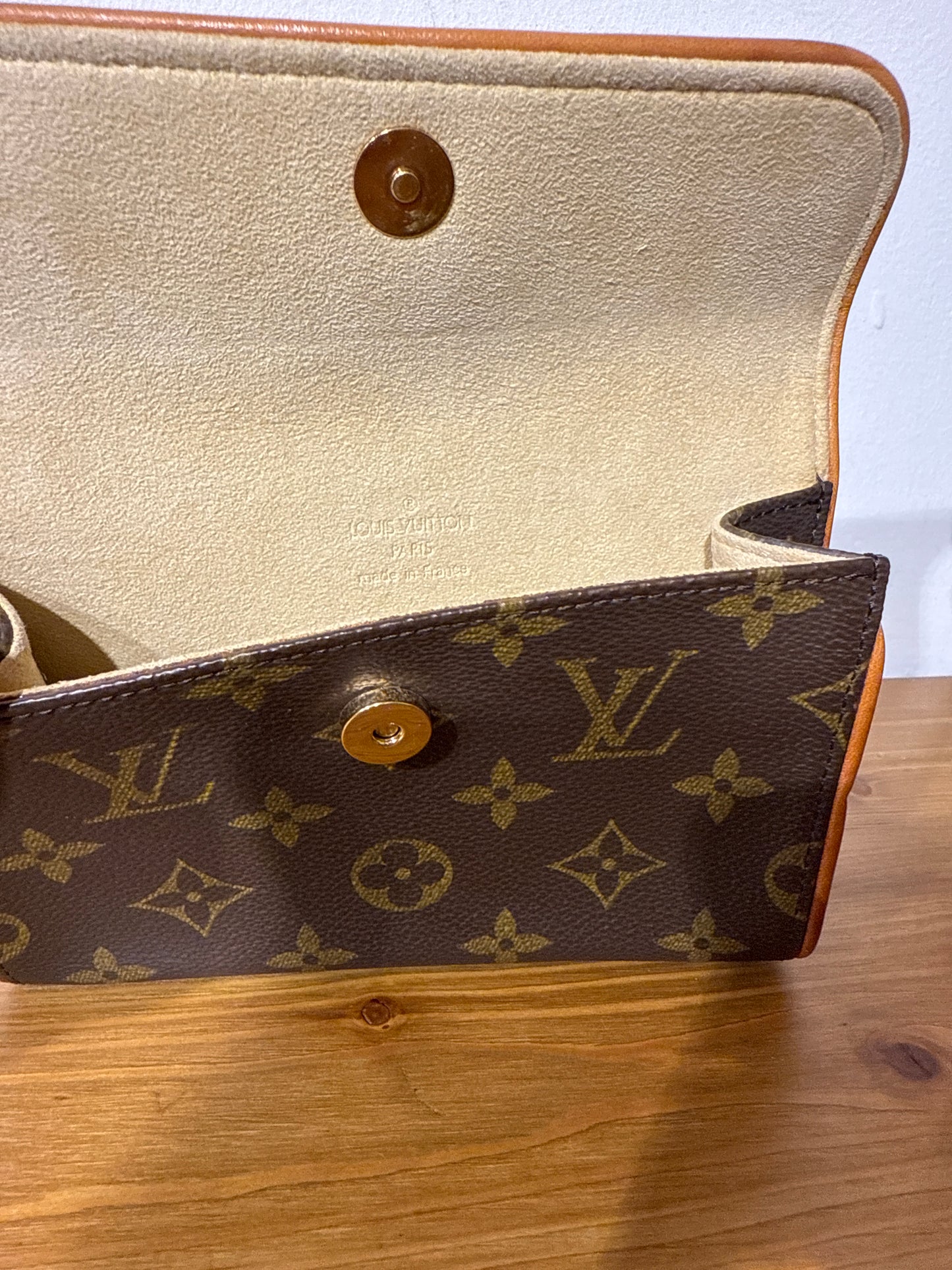 Louis Vuitton Pochette Florentine