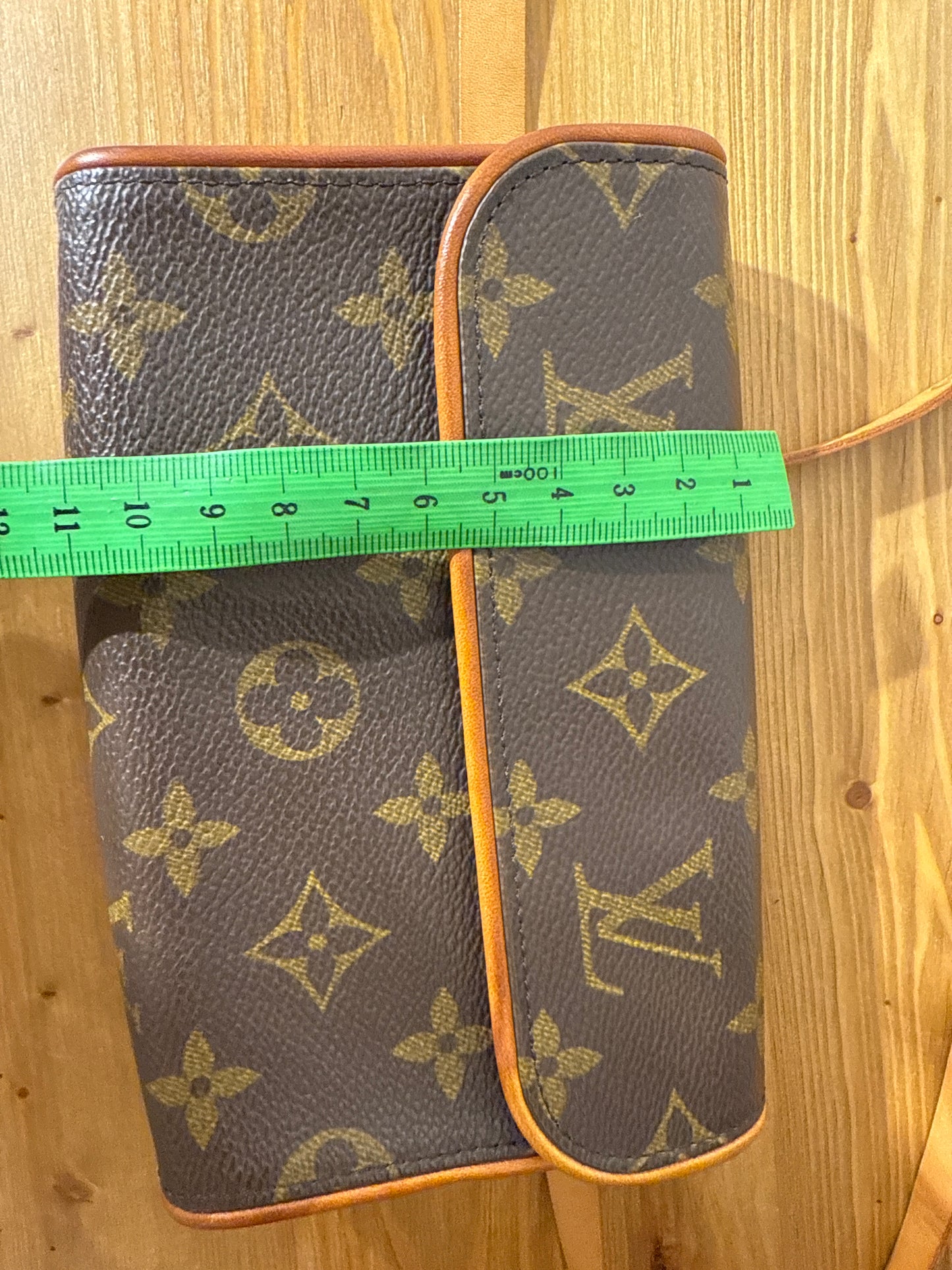 Louis Vuitton Pochette Florentine
