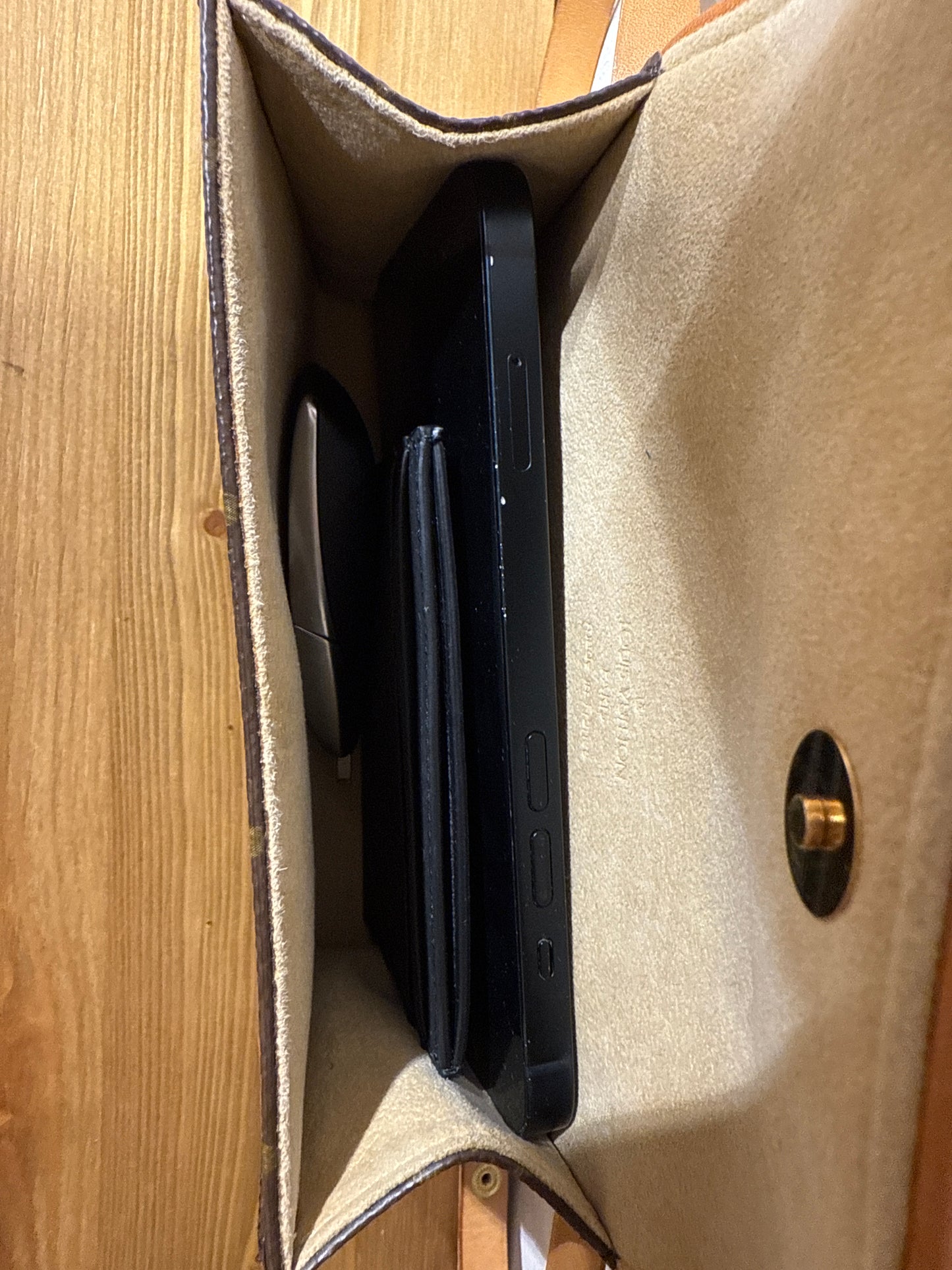 Louis Vuitton Pochette Florentine